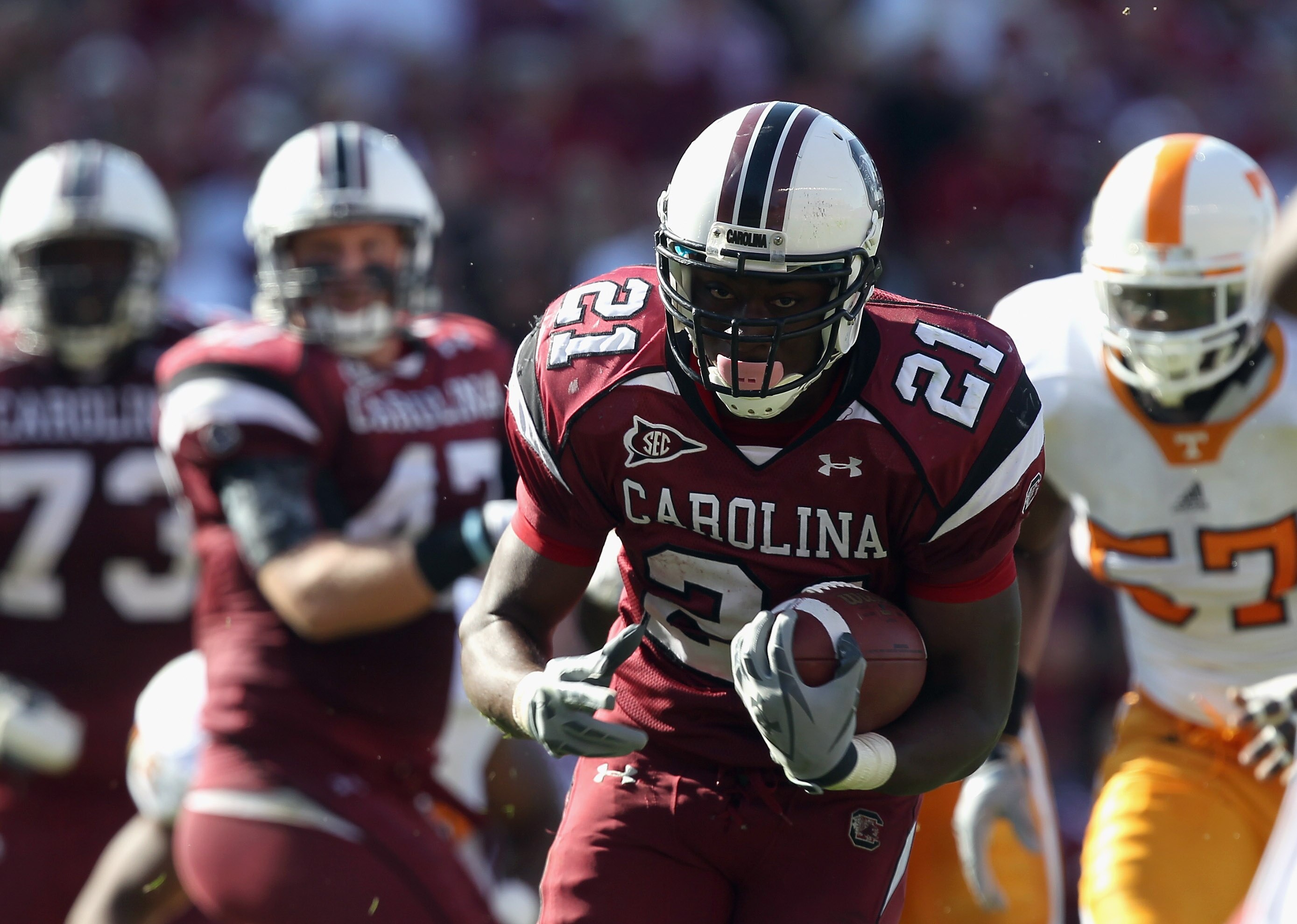 COLUMBIA, SC - OCTOBER 30:  Marcus Lattimore #21 of the South Carolina Gamecocks runs with the ball against the Tennessee Volunteers during their game at Williams-Brice Stadium on October 30, 2010 in Columbia, South Carolina.  (Photo by Streeter Lecka/Get