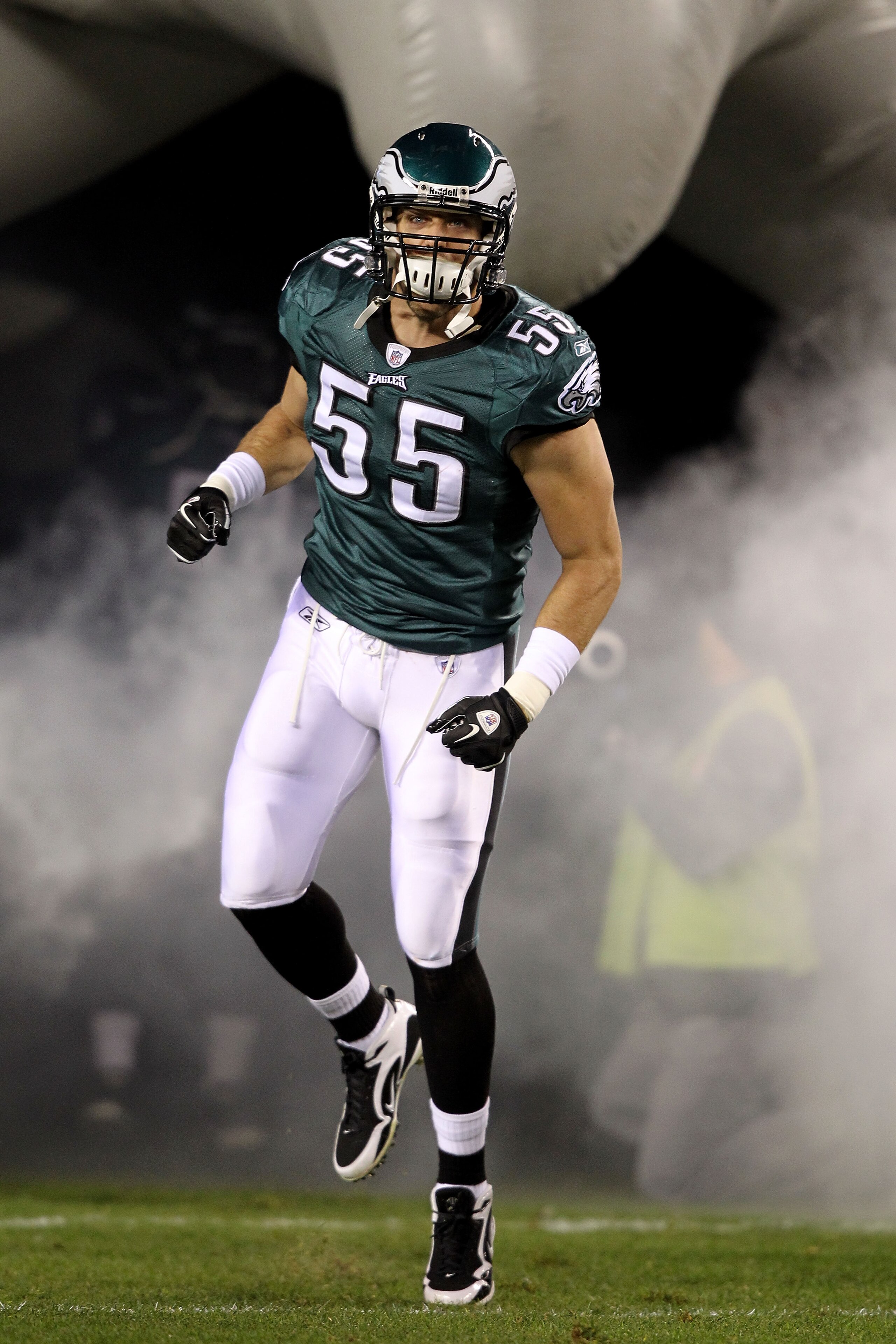 PHILADELPHIA, PA - DECEMBER 02:  Stewart Bradley #55 of the Philadelphia Eagles takes the field during player introductions against the Houston Texans at Lincoln Financial Field on December 2, 2010 in Philadelphia, Pennsylvania.  (Photo by Al Bello/Getty
