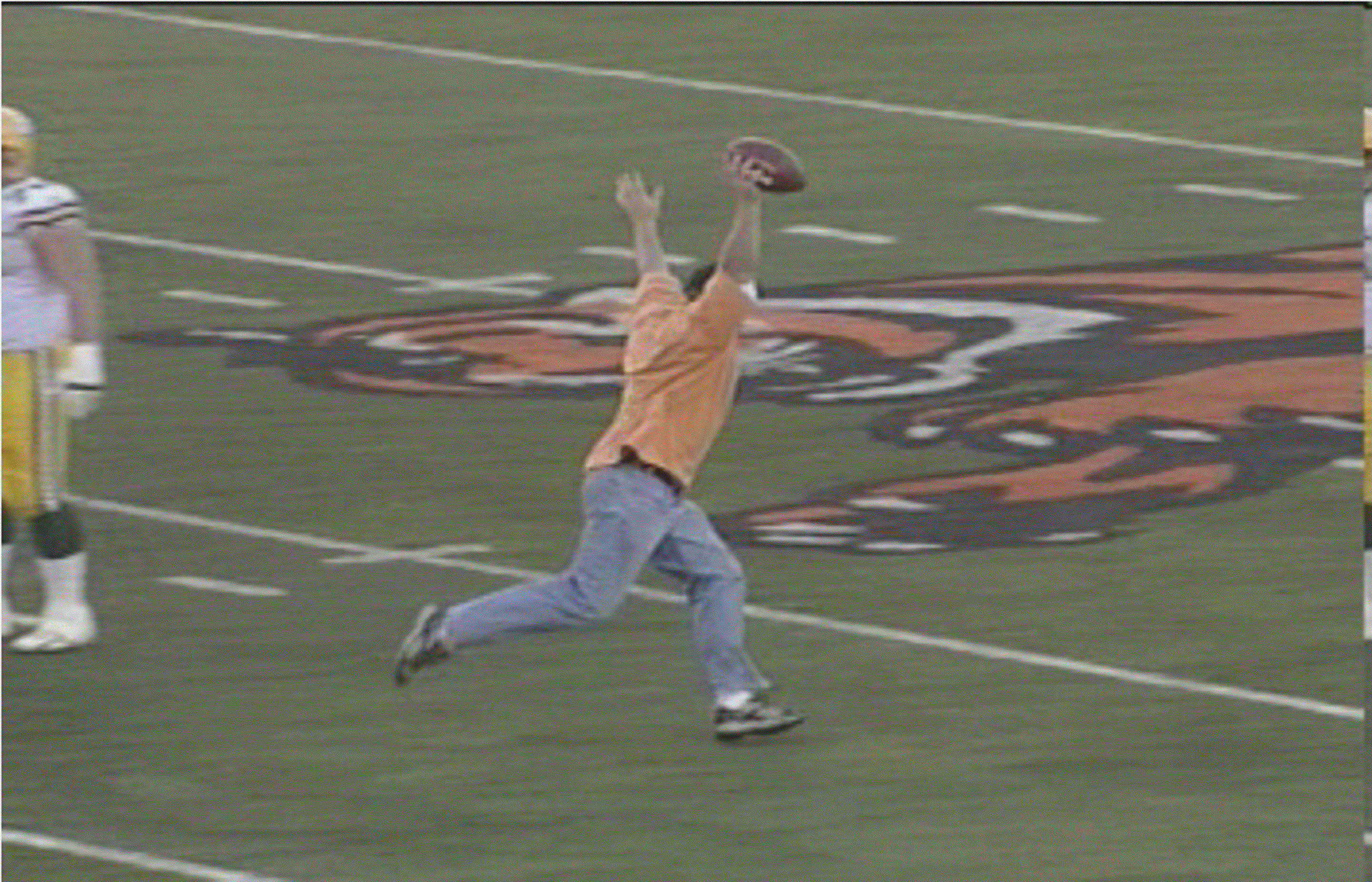 Bengals vs. Packers October 30, 2005: Fan Steals Ball From Brett Favre, News, Scores, Highlights, Stats, and Rumors