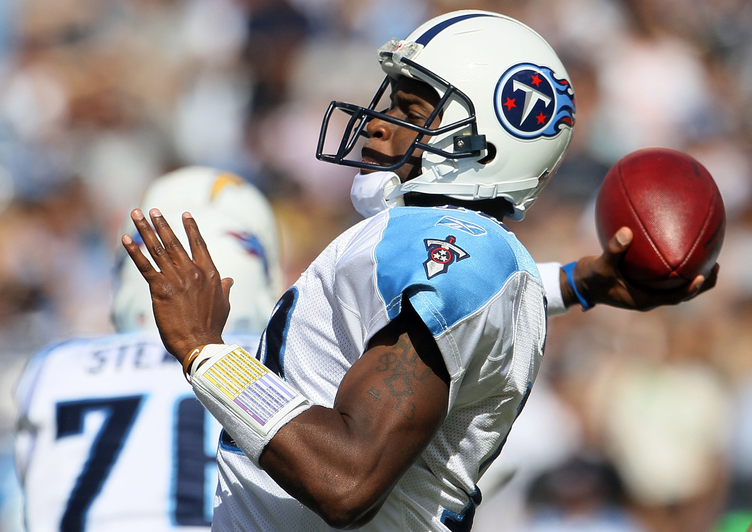 SAN DIEGO - OCTOBER 31: Quarterback Vince Young #10 of the Tennessee Titans plays against the San Diego Chargers in the game at Qualcomm Stadium on October 31, 2010 in San Diego, California. The Chargers defeated the Titans 33-25. (Photo by Jeff Gross/G SAN DIEGO - OCTOBER 31: Quarterback Vince Young #10 of the Tennessee Titans plays against the San Diego Chargers in the game at Qualcomm Stadium on October 31, 2010 in San Diego, California. The Chargers defeated the Titans 33-25. (Photo by Jeff Gross/G