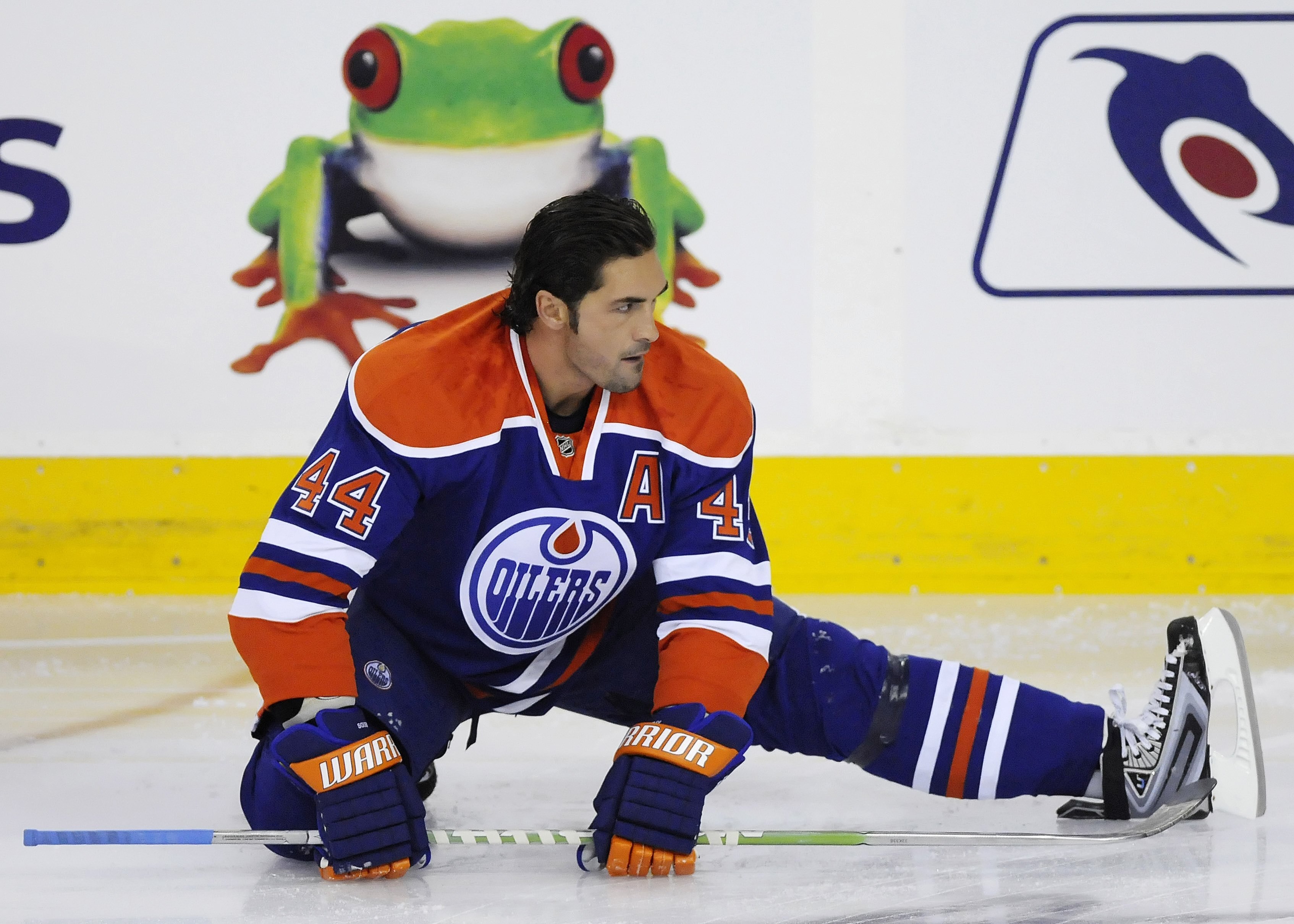 EDMONTON, AB - OCTOBER 3:  Defenseman Sheldon Souray #44 of the Edmonton Oilers warms up in a game between Calgary and Edmonton in the first period during an NHL game on October 3, 2009 at Rexall Arena in Edmonton, Canada. The Calgary Flames defeated the