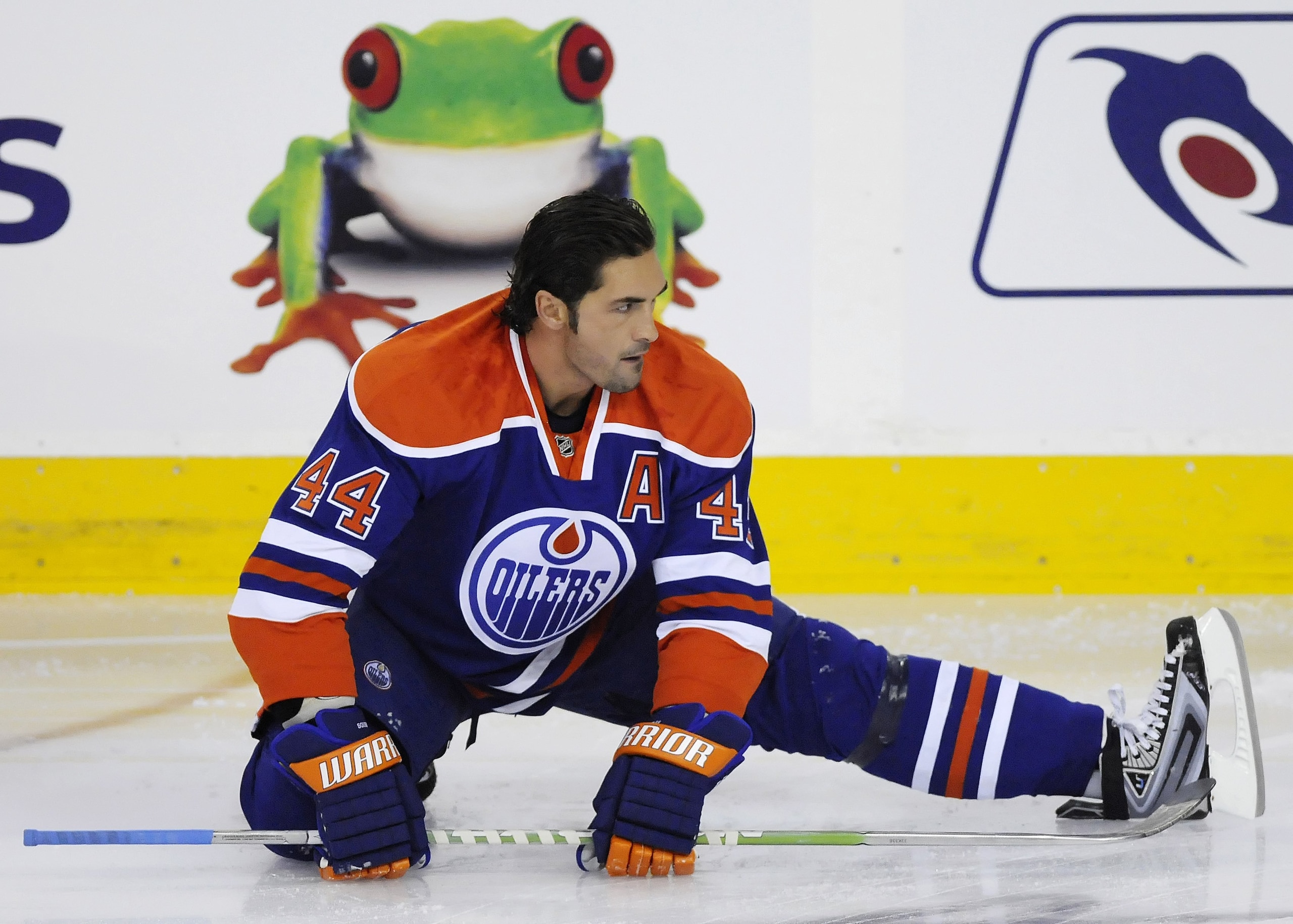 EDMONTON, AB - OCTOBER 3:  Defenseman Sheldon Souray #44 of the Edmonton Oilers warms up in a game between Calgary and Edmonton in the first period during an NHL game on October 3, 2009 at Rexall Arena in Edmonton, Canada. The Calgary Flames defeated the