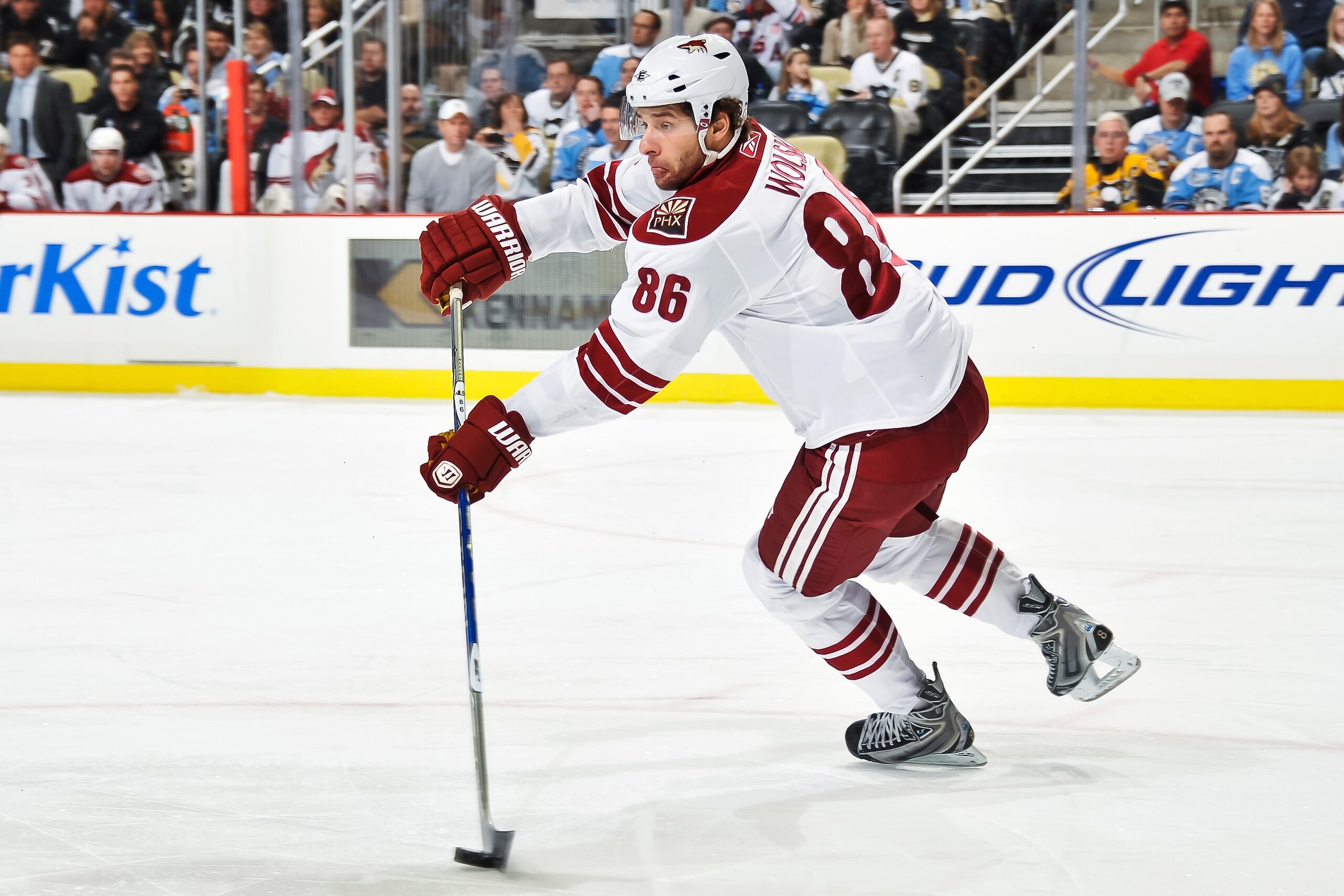 PITTSBURGH, PA - DECEMBER 20:  Wojtek Wolski #86 of the Phoenix Coyotes skates with the puck against the Pittsburgh Penguins on December 20, 2010 at CONSOL Energy Center in Pittsburgh, Pennsylvania.  (Photo by Jamie Sabau/Getty Images)