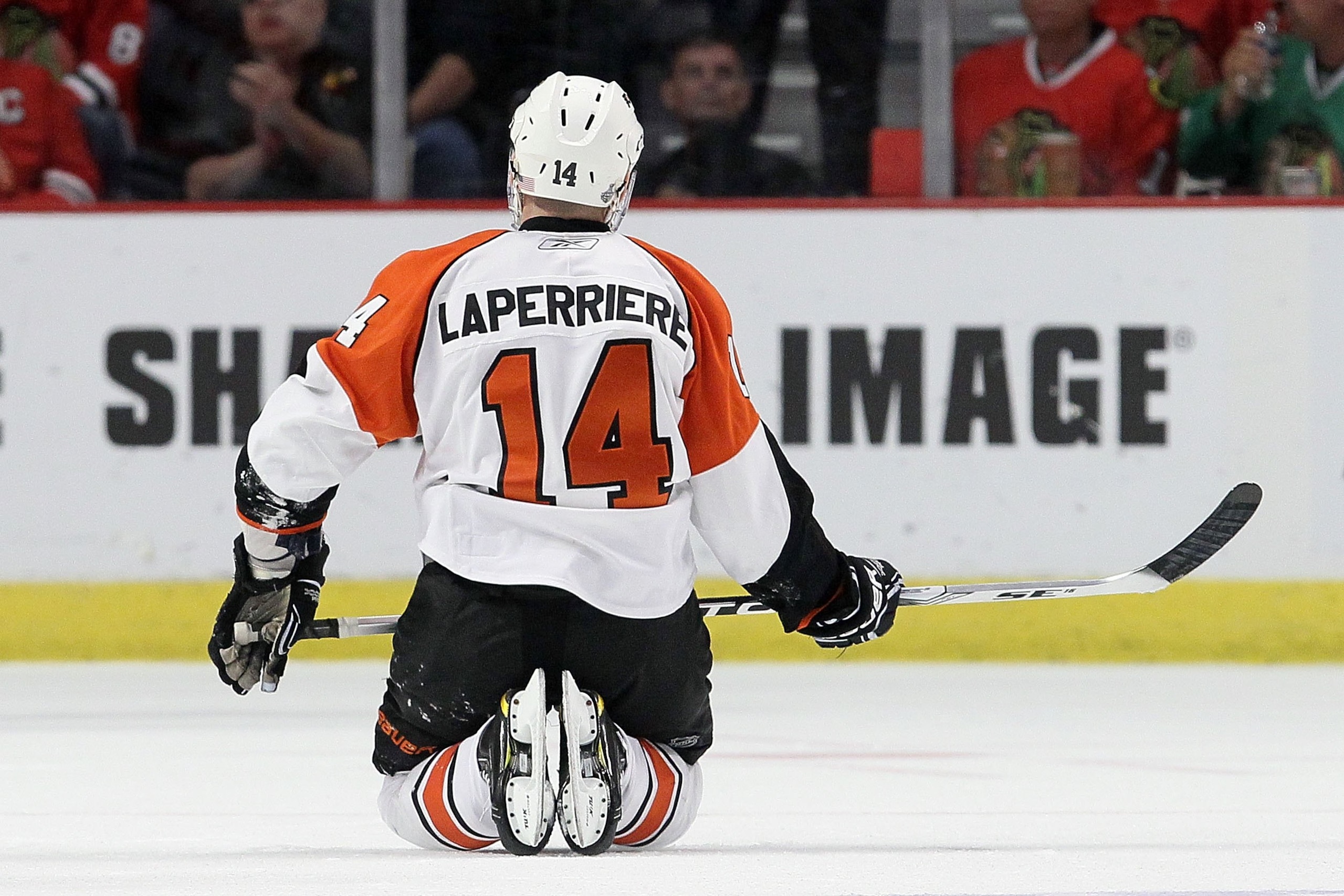 CHICAGO - MAY 31:  Ian Laperriere #14 of the Philadelphia Flyers looks on while taking on the Chicago Blackhawks in Game Two of the 2010 NHL Stanley Cup Final at the United Center on May 31, 2010 in Chicago, Illinois.  (Photo by Jim McIsaac/Getty Images)
