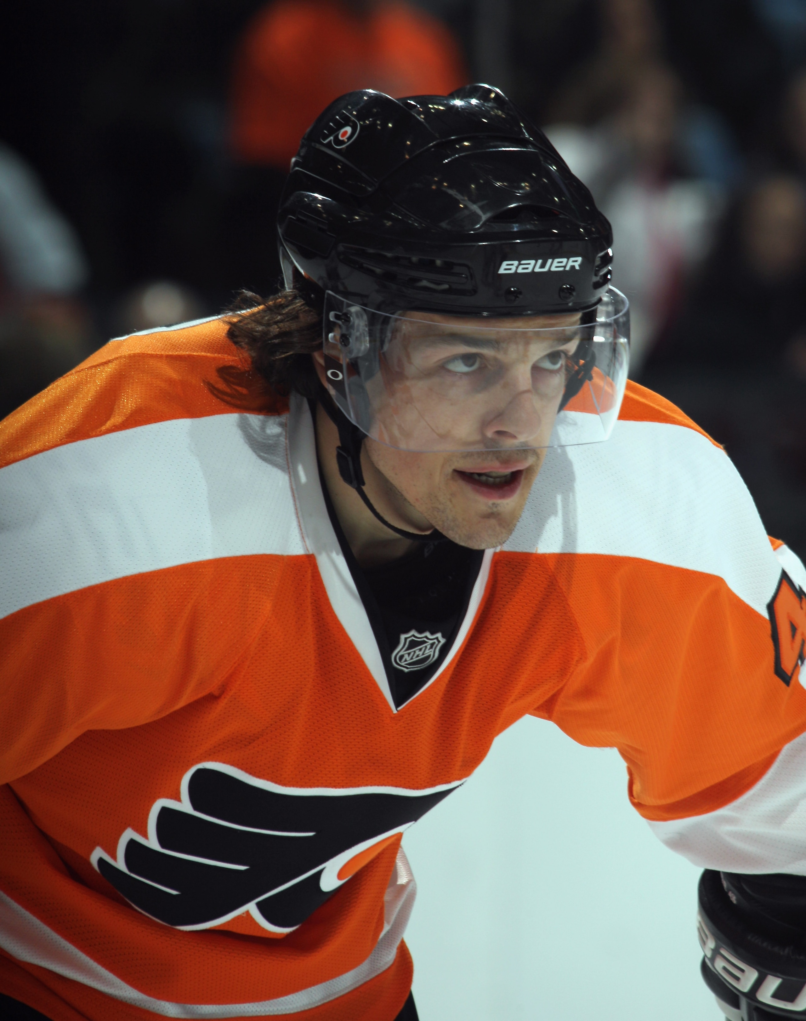 UNIONDALE, NY - DECEMBER 05:  Danny Briere #48 of the Philadelphia Flyers skates against the New York Islanders at the Nassau Coliseum on December 5, 2010 in Uniondale, New York.  (Photo by Bruce Bennett/Getty Images)