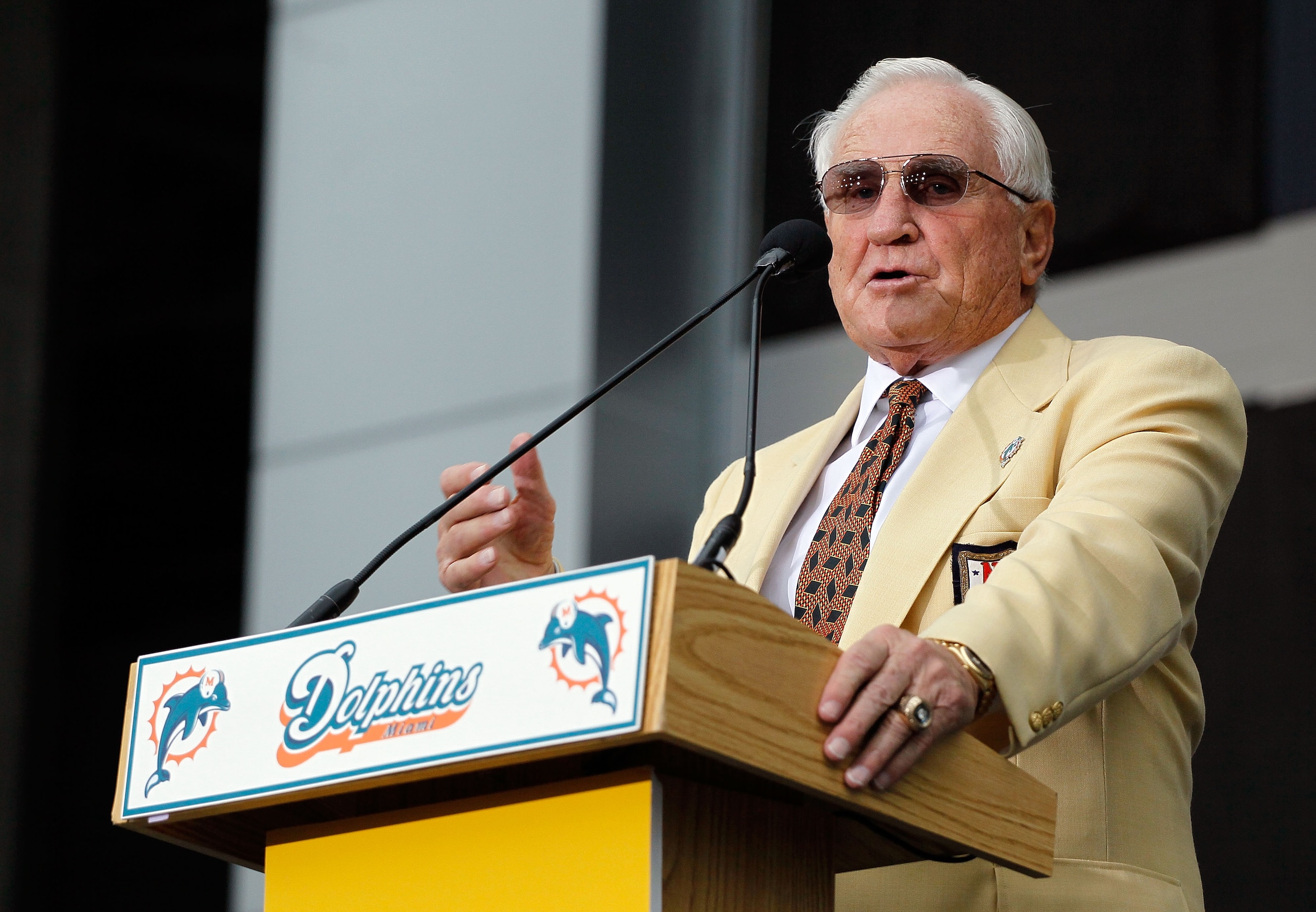 MIAMI GARDENS, FL - JANUARY 31:  Former Miami Dolphins head coach Don Shula speaks to a crowd during a cermony prior to the start of the 2010 Pro Bowl at Sun Life Stadium. A statue was erected for Shula, the winningest coach in NFL history on January 31,