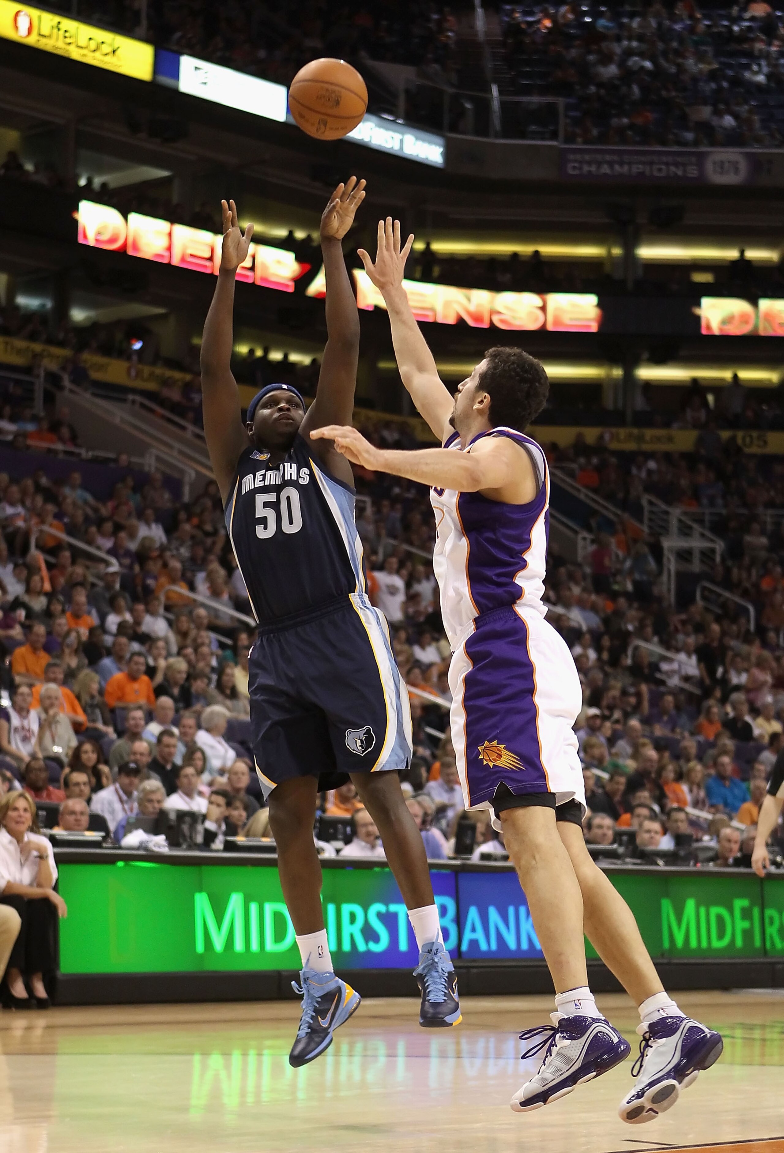 PHOENIX - NOVEMBER 05:  Zach Randolph #50 of the Memphis Grizzlies puts up a shot during the NBA game against the Phoenix Suns at US Airways Center on November 5, 2010 in Phoenix, Arizona. NOTE TO USER: User expressly acknowledges and agrees that, by down