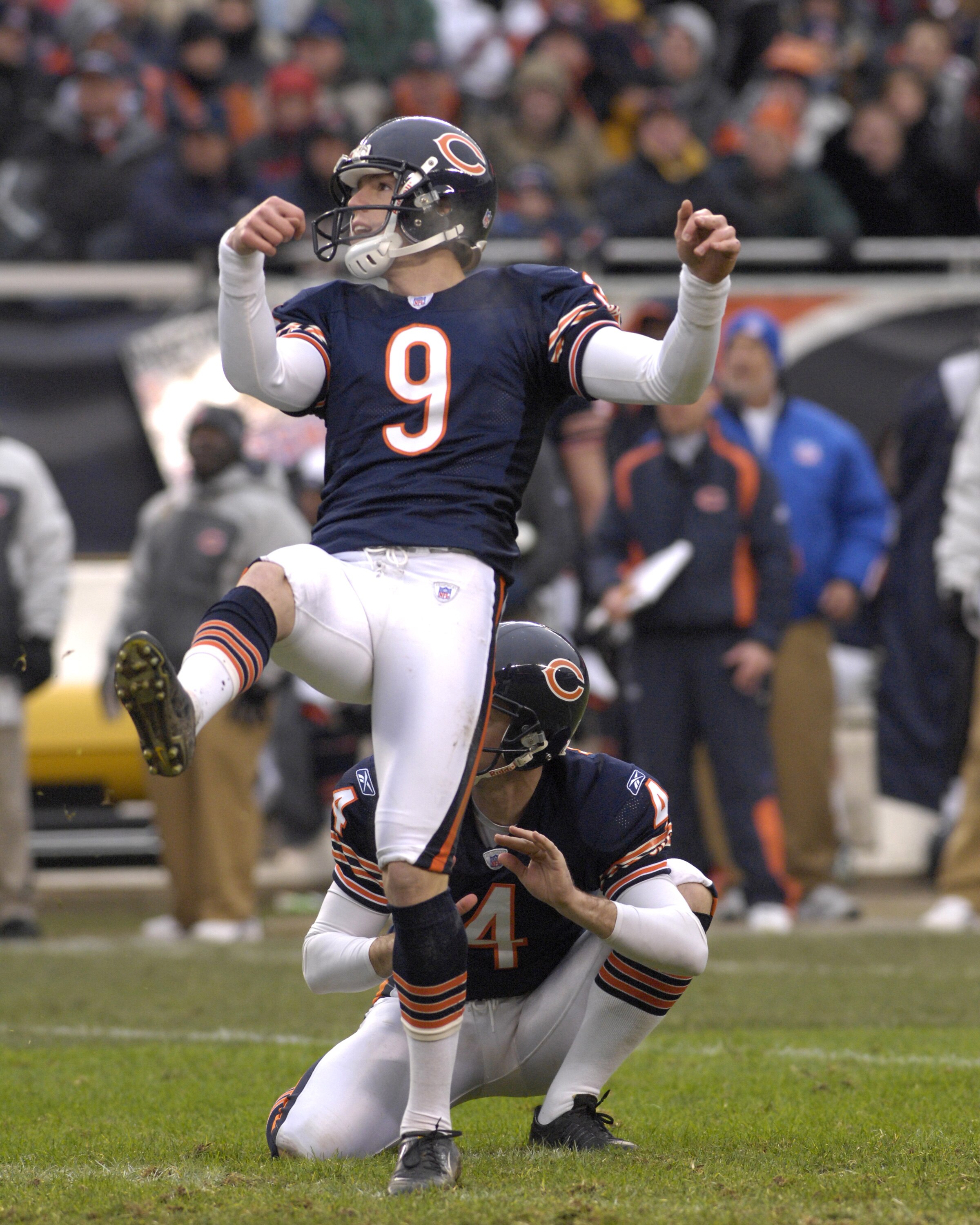 Chicago Bears kicker Robbie Gould   against the Seattle Seahawks in an NFC Divisional Playoff game January 14, 2007 in Soldier Field, Chicago.  Gould kicked the game-winning field goal in overtime as the Bears  won 27 - 24.  (Photo by Al Messerschmidt/Get