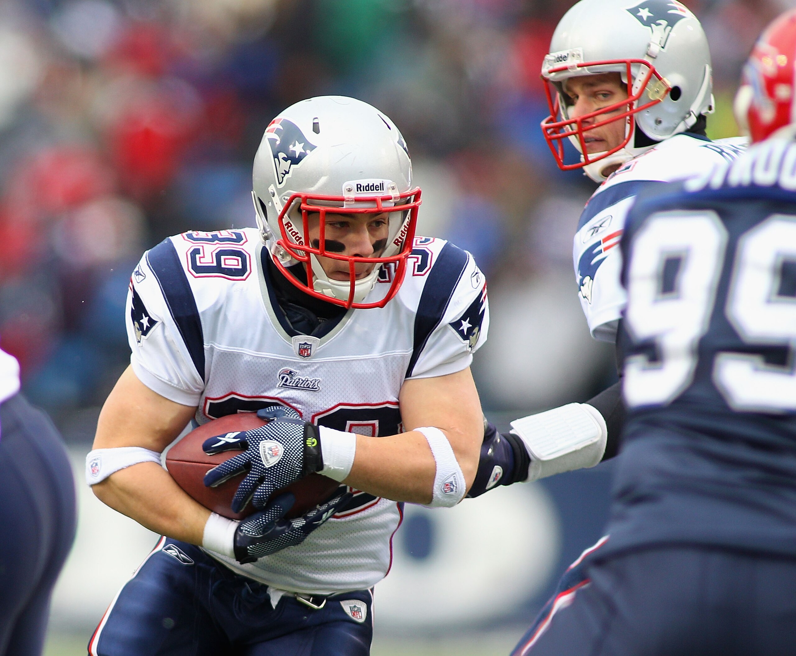 ORCHARD PARK, NY - DECEMBER 26: Danny Woodhead #39 of the New England Patriots runs against the Buffalo Bills at Ralph Wilson Stadium on December 26, 2010 in Orchard Park, New York. (Photo by Rick Stewart/Getty Images) ORCHARD PARK, NY - DECEMBER 26: Danny Woodhead #39 of the New England Patriots runs against the Buffalo Bills at Ralph Wilson Stadium on December 26, 2010 in Orchard Park, New York. (Photo by Rick Stewart/Getty Images)