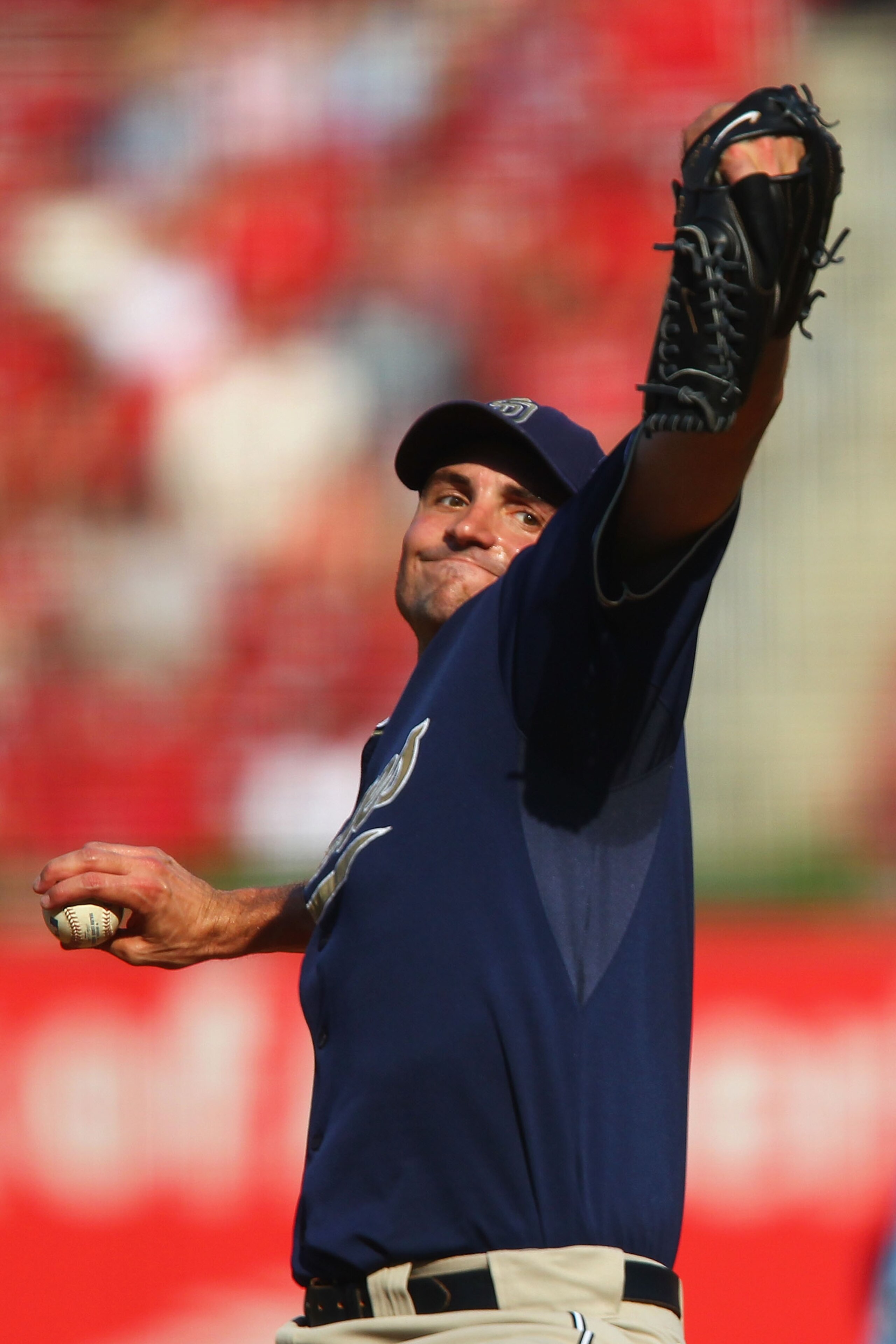 ST. LOUIS - SEPTEMBER 18: Starter Chris Young #32 of the San Diego Padres pitches against the St. Louis Cardinals at Busch Stadium on September 18, 2010 in St. Louis, Missouri.  The Padres beat the Cardinals 8-4.  (Photo by Dilip Vishwanat/Getty Images)