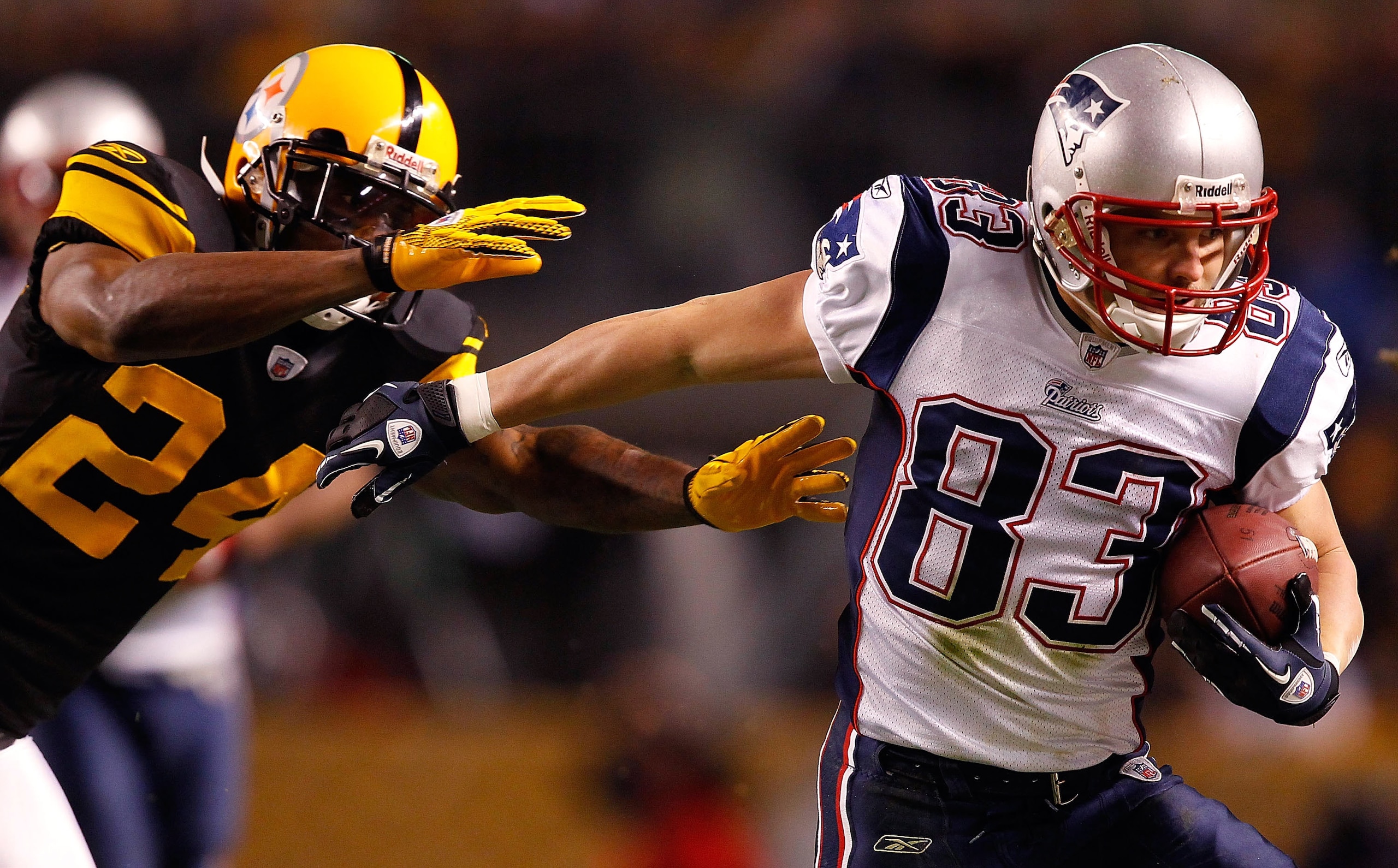 PITTSBURGH - NOVEMBER 14: Wes Welker #83 of the New England Patriots runs by Ike Taylor #24 of the Pittsburgh Steelers during the game on November 14, 2010 at Heinz Field in Pittsburgh, Pennsylvania. (Photo by Jared Wickerham/Getty Images) PITTSBURGH - NOVEMBER 14: Wes Welker #83 of the New England Patriots runs by Ike Taylor #24 of the Pittsburgh Steelers during the game on November 14, 2010 at Heinz Field in Pittsburgh, Pennsylvania. (Photo by Jared Wickerham/Getty Images)