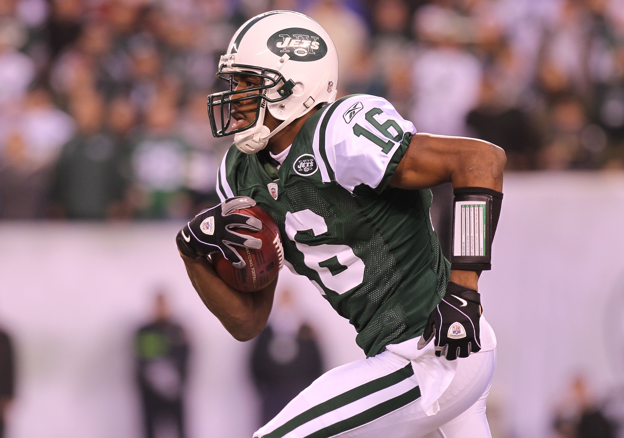 EAST RUTHERFORD, NJ - DECEMBER 12: Brad Smith #16 of the New York Jets rushes against the Miami Dolphins at New Meadowlands Stadium on December 12, 2010 in East Rutherford, New Jersey. (Photo by Nick Laham/Getty Images) EAST RUTHERFORD, NJ - DECEMBER 12: Brad Smith #16 of the New York Jets rushes against the Miami Dolphins at New Meadowlands Stadium on December 12, 2010 in East Rutherford, New Jersey. (Photo by Nick Laham/Getty Images)