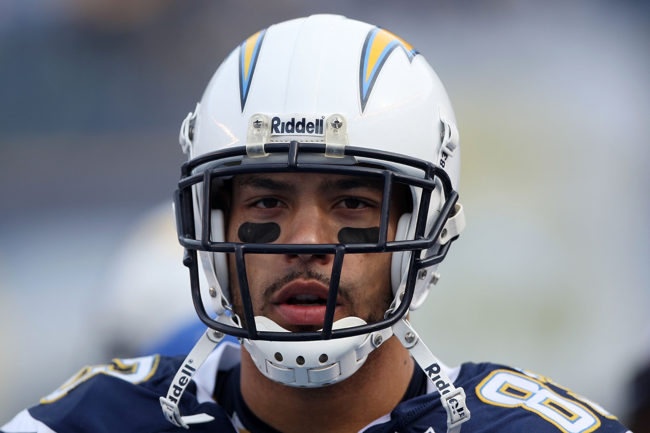 SAN DIEGO - JANUARY 17:  Wide receiver Vincent Jackson #83 of the San Diego Chargers stands on the field during  AFC Divisional Playoff Game against the New York Jets at Qualcomm Stadium on January 17, 2010 in San Diego, California.  (Photo by Donald Mira