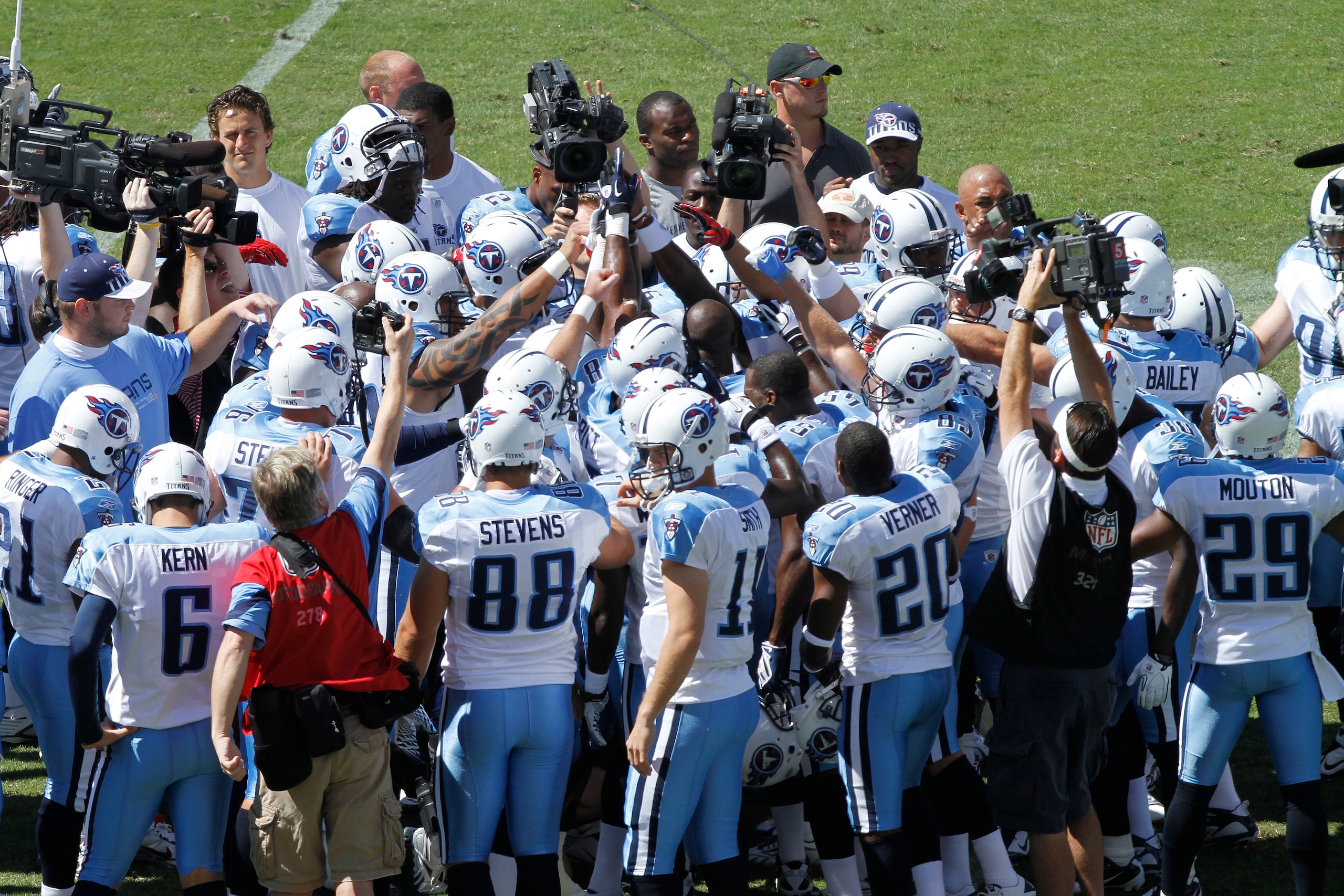 NASHVILLE - SEPTEMBER 12: The Tennessee Titans huddle together before the NFL season opener against the Oakland Raiders at LP Field on September 12, 2010 in Nashville, Tennessee. The Titans defeated the Raiders 38-13. (Photo by Joe Robbins/Getty Images)