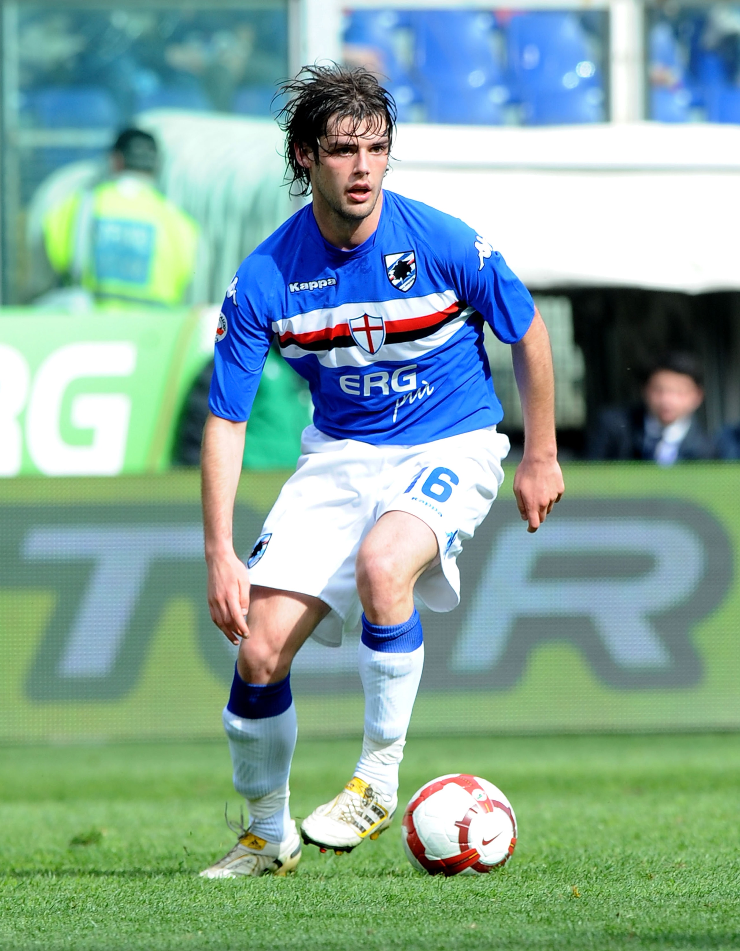GENOA, ITALY - MARCH 28: Andrea Poli of UC Sampdoria in action during the Serie A match between UC Sampdoria and Cagliari Calcio at Stadio Luigi Ferraris on March 28, 2010 in Genoa, Italy. (Photo by Massimo Cebrelli/Getty Images)