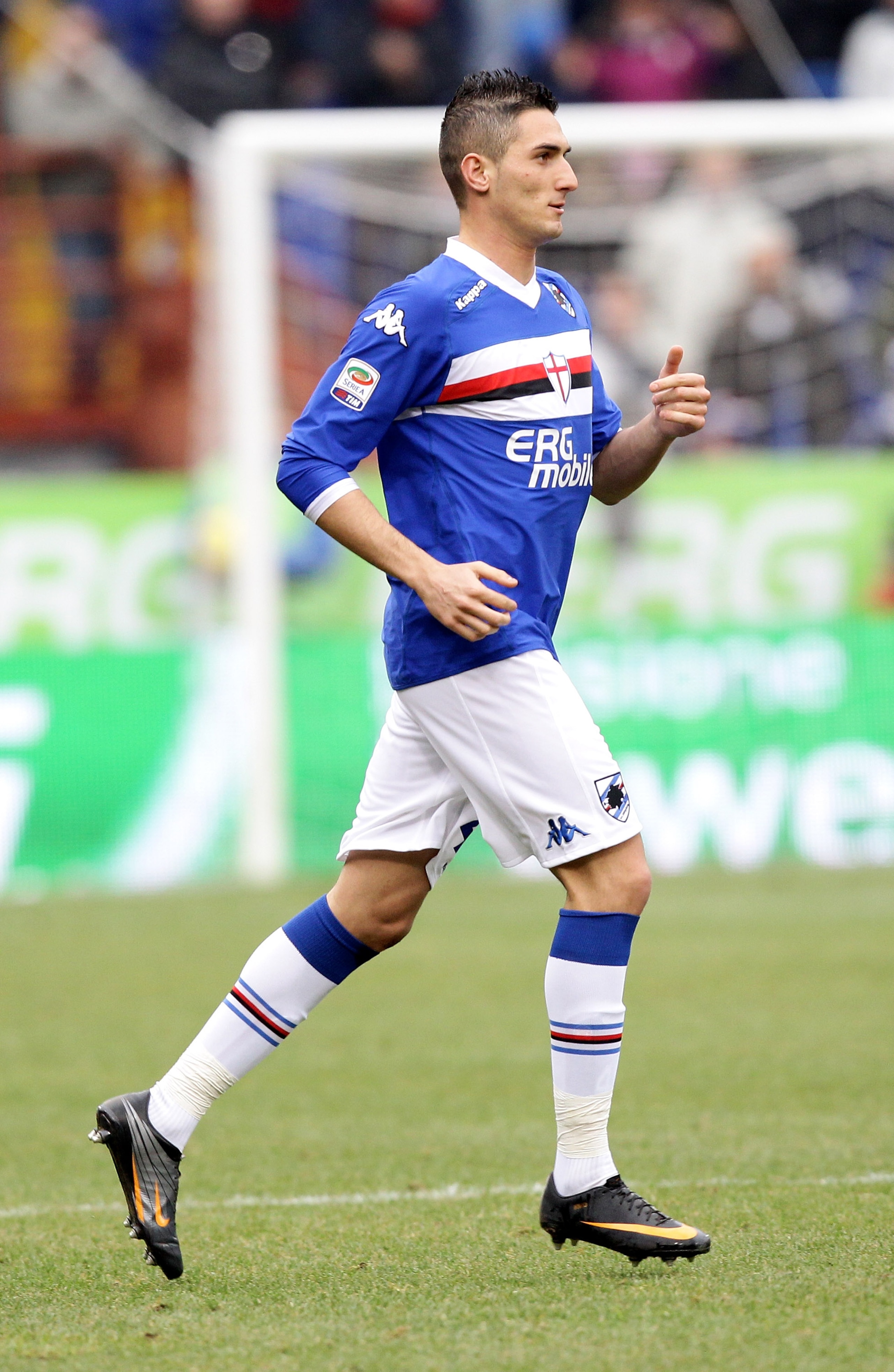 GENOA, ITALY - JANUARY 09:  Federico Macheda of UC Sampdoria gestures during the Serie A match between Sampdoria and Roma at Stadio Luigi Ferraris on January 9, 2011 in Genoa, Italy.  (Photo by Vittorio Zunino Celotto/Getty Images)