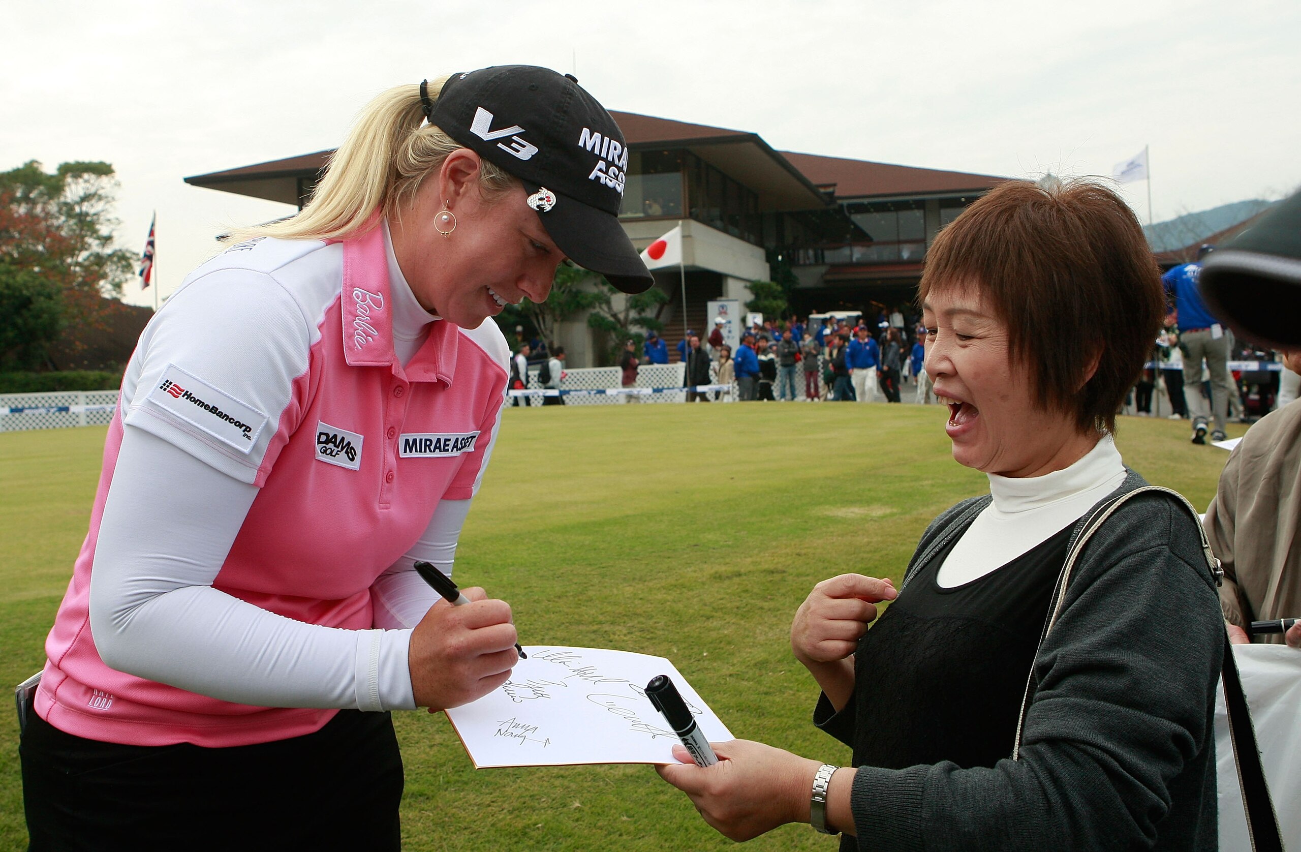 SHIMA, JAPAN - NOVEMBER 07: Brittany Lincicome of United States signs her autograph for fans during the final round of the Mizuno Classic at Kintetsu Kashikojima Country Club on November 7, 2010 in Shima, Japan. (Photo by Chung Sung-Jun/Getty Images) SHIMA, JAPAN - NOVEMBER 07: Brittany Lincicome of United States signs her autograph for fans during the final round of the Mizuno Classic at Kintetsu Kashikojima Country Club on November 7, 2010 in Shima, Japan. (Photo by Chung Sung-Jun/Getty Images)