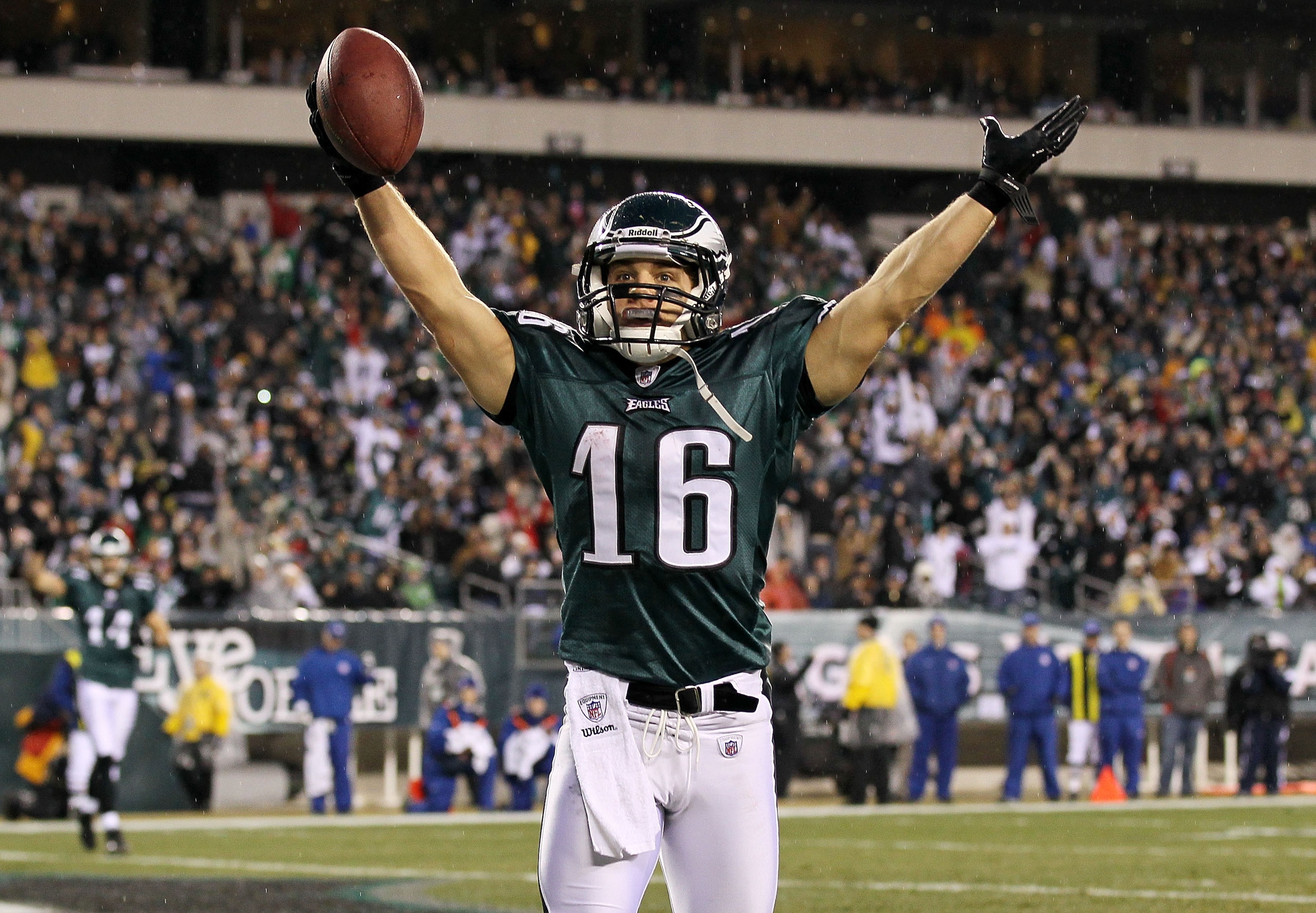 PHILADELPHIA, PA - JANUARY 02: Chad Hall #16 of the Philadelphia Eagles celebrates his first half touchdown against the Dallas Cowboys on January 2, 2011 at Lincoln Financial Field in Philadelphia, Pennsylvania. (Photo by Jim McIsaac/Getty Images) PHILADELPHIA, PA - JANUARY 02: Chad Hall #16 of the Philadelphia Eagles celebrates his first half touchdown against the Dallas Cowboys on January 2, 2011 at Lincoln Financial Field in Philadelphia, Pennsylvania. (Photo by Jim McIsaac/Getty Images)