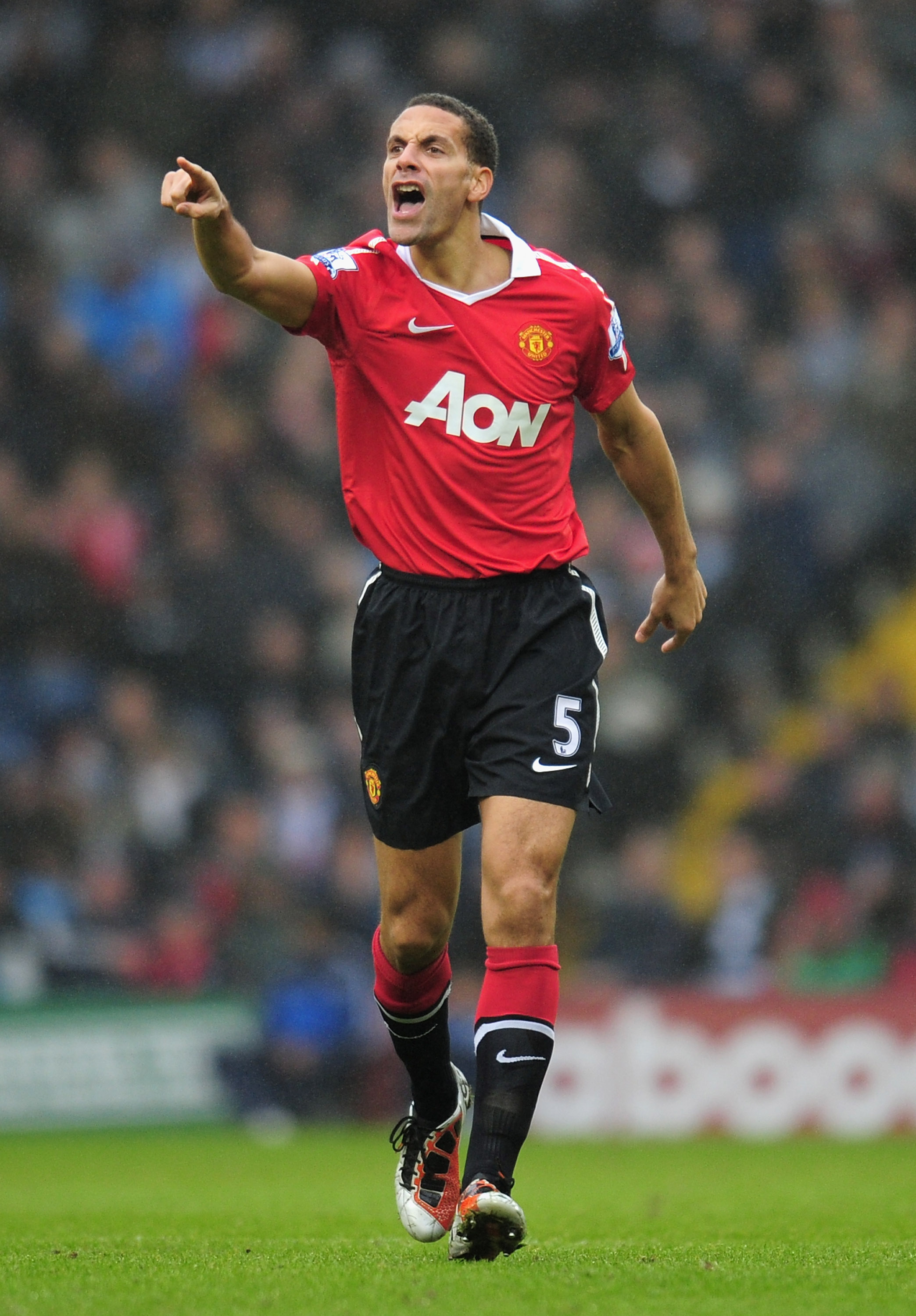 WEST BROMWICH, ENGLAND - JANUARY 01:  Rio Ferdinand of Manchester United shouts instructions during the Barclays Premier League match between West Bromich Albion and Manchester United at The Hawthorns on January 1, 2011 in West Bromwich, England.  (Photo