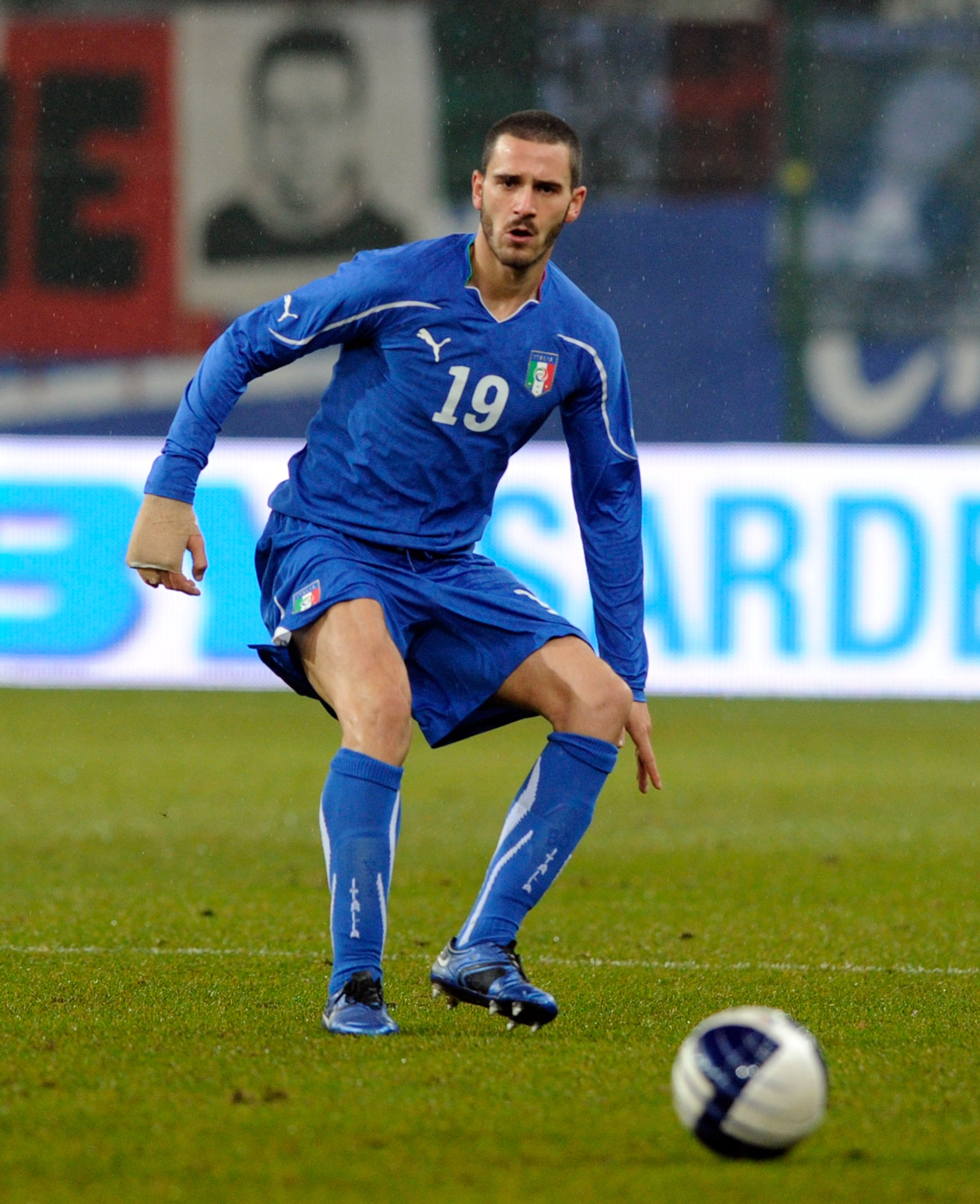 KLAGENFURT, AUSTRIA - NOVEMBER 17:  Leonardo Bonucci of Italy during the international friendly match between Italy and Romania at Hypo-Arena on November 17, 2010 in Klagenfurt, Austria.  (Photo by Claudio Villa/Getty Images)