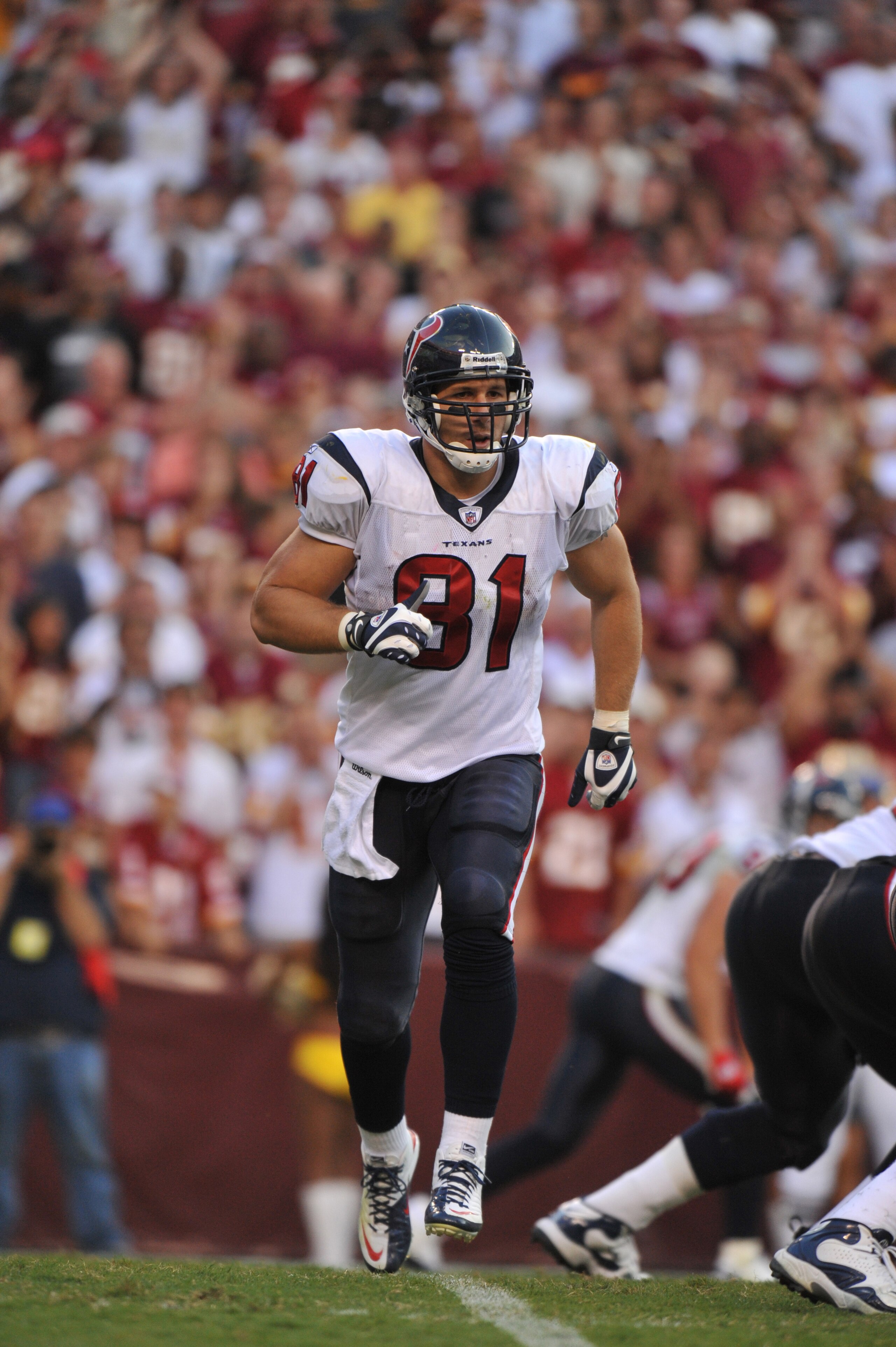 LANDOVER - SEPTEMBER 19:  Owen Daniels #81 of the Houston Texans runs in the backfield during the game against the Washington Redskins at FedExField on September 19, 2010 in Landover, Maryland. The Texans defeated the Redskins in overtime 30-27. (Photo by