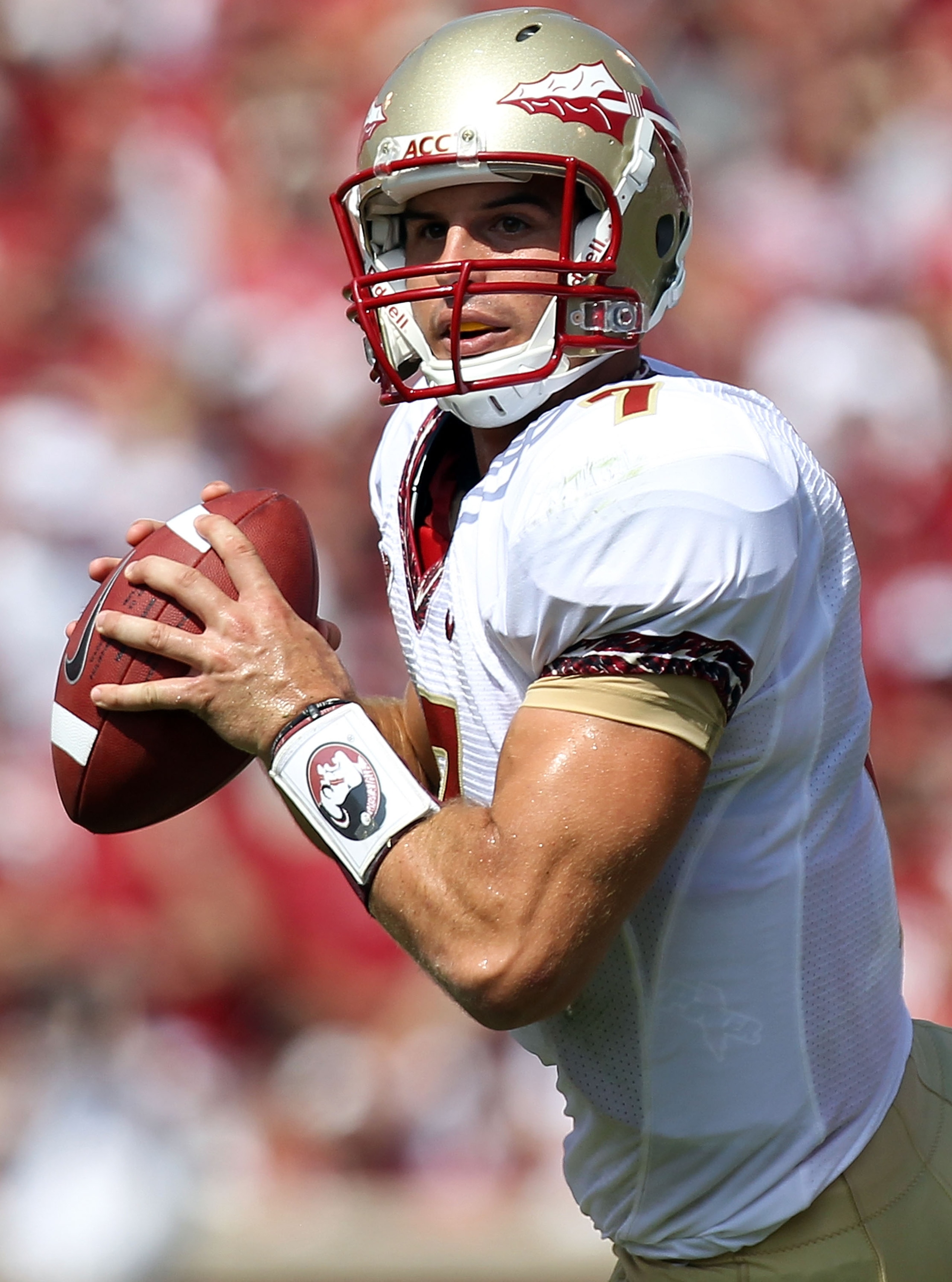NORMAN, OK - SEPTEMBER 11:  Quarterback Christian Ponder #7 of the Florida State Seminoles drops back to pass against the Oklahoma Sooners at Gaylord Family Oklahoma Memorial Stadium on September 11, 2010 in Norman, Oklahoma.  (Photo by Ronald Martinez/Ge
