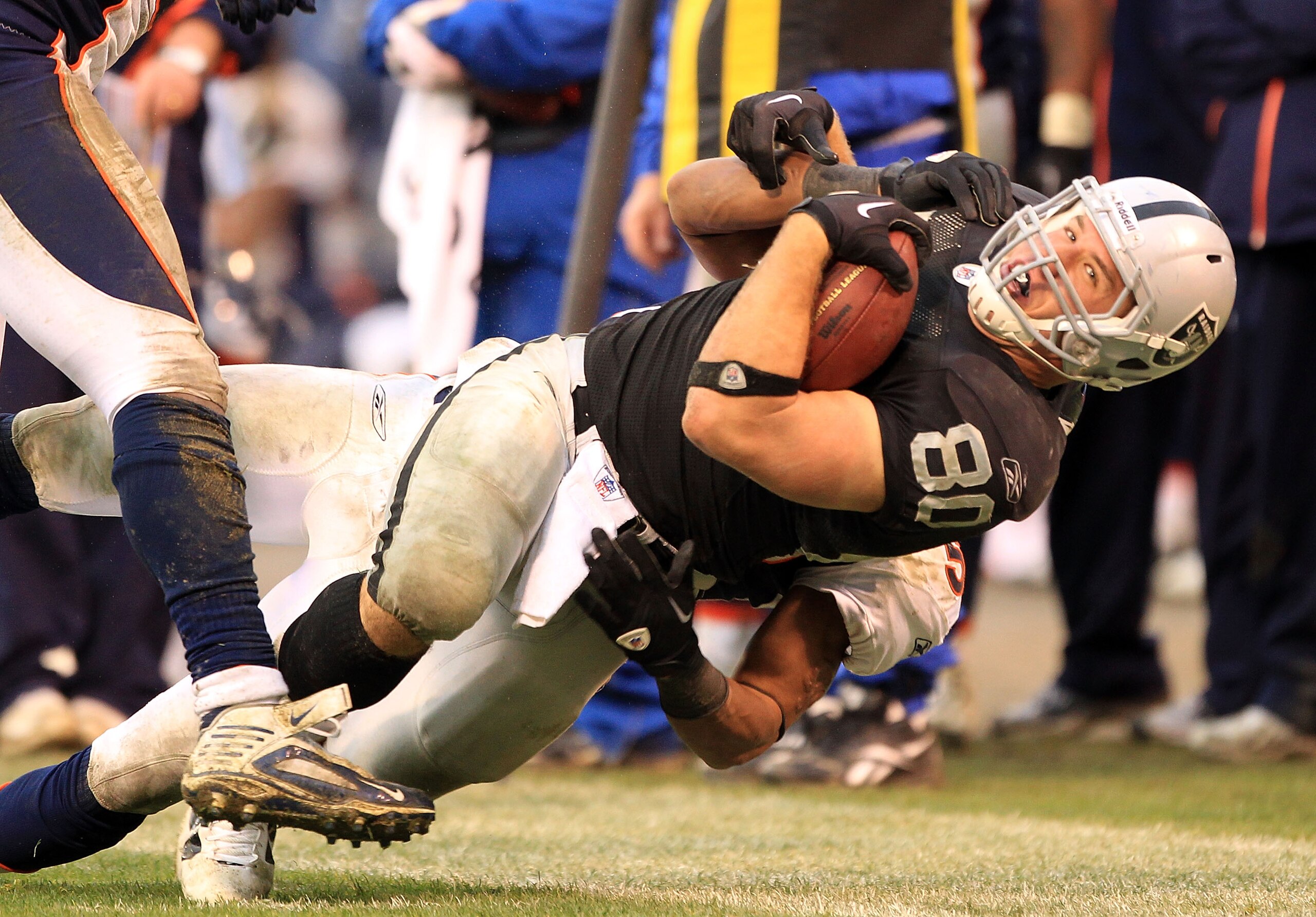 OAKLAND, CA - DECEMBER 19: Zach Miller #80 of the Oakland Raiders in action during their game against the Denver Broncos at Oakland-Alameda County Coliseum on December 19, 2010 in Oakland, California. (Photo by Ezra Shaw/Getty Images) OAKLAND, CA - DECEMBER 19: Zach Miller #80 of the Oakland Raiders in action during their game against the Denver Broncos at Oakland-Alameda County Coliseum on December 19, 2010 in Oakland, California. (Photo by Ezra Shaw/Getty Images)