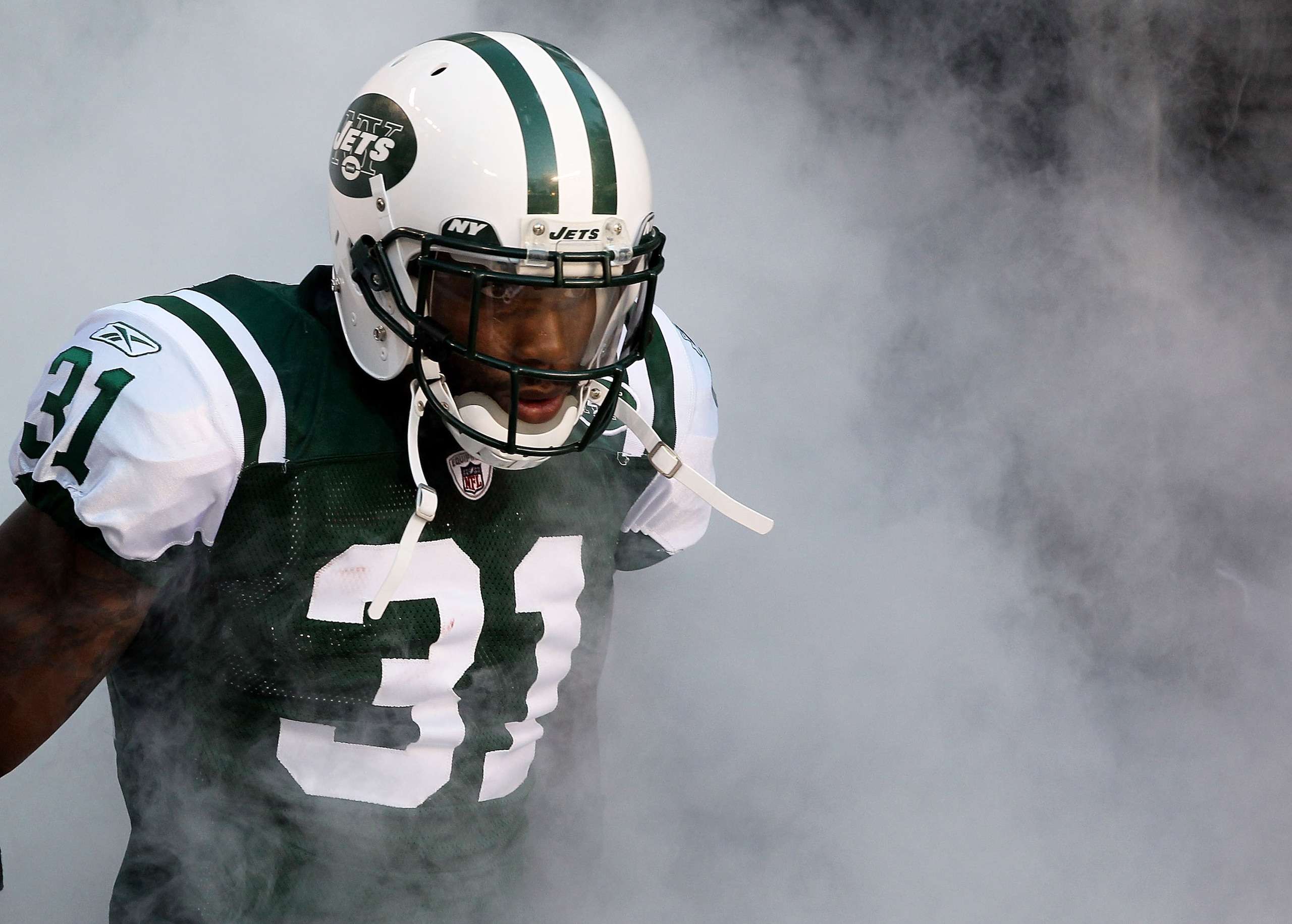 EAST RUTHERFORD, NJ - AUGUST 27:  Antonio Cromartie #31 of the New York Jets is introduced before the game against the Washington Redskins  during their preseason game on August 27, 2010 at the New Meadowlands Stadium  in East Rutherford, New Jersey.  (Ph