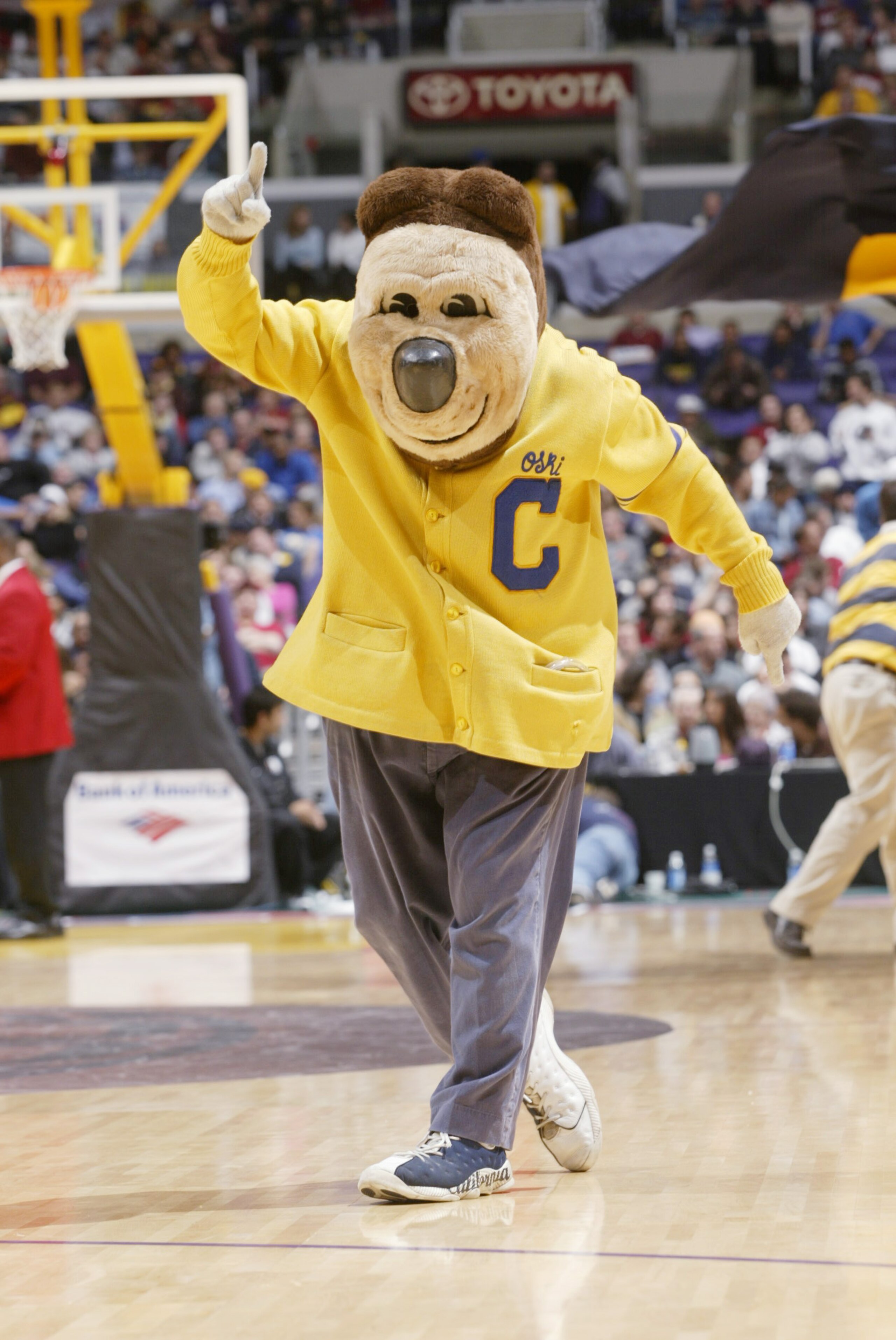 7 Mar 2002: The Cal mascot during the men's Pacific 10 Tournament at Staples Center in Los Angeles, California. California defeated UCLA 67-66. DIGITAL IMAGE. Mandatory Credit: Stephen Dunn/Getty Images 7 Mar 2002: The Cal mascot during the men's Pacific 10 Tournament at Staples Center in Los Angeles, California. California defeated UCLA 67-66. DIGITAL IMAGE. Mandatory Credit: Stephen Dunn/Getty Images