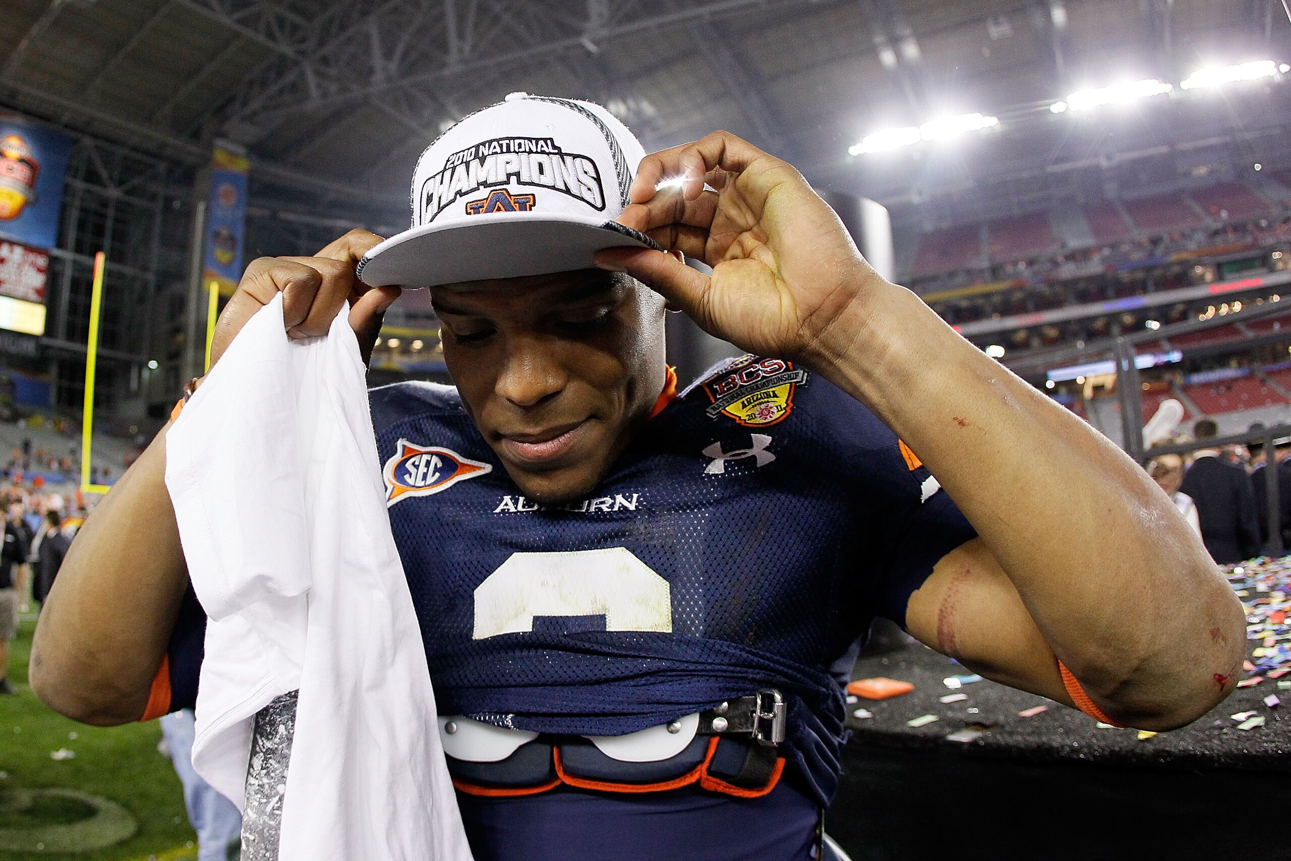 GLENDALE, AZ - JANUARY 10:  Quarterback Cameron Newton #2 of the Auburn Tigers celebrates the Tigers 22-19 victory against the Oregon Ducks in the Tostitos BCS National Championship Game at University of Phoenix Stadium on January 10, 2011 in Glendale, Ar