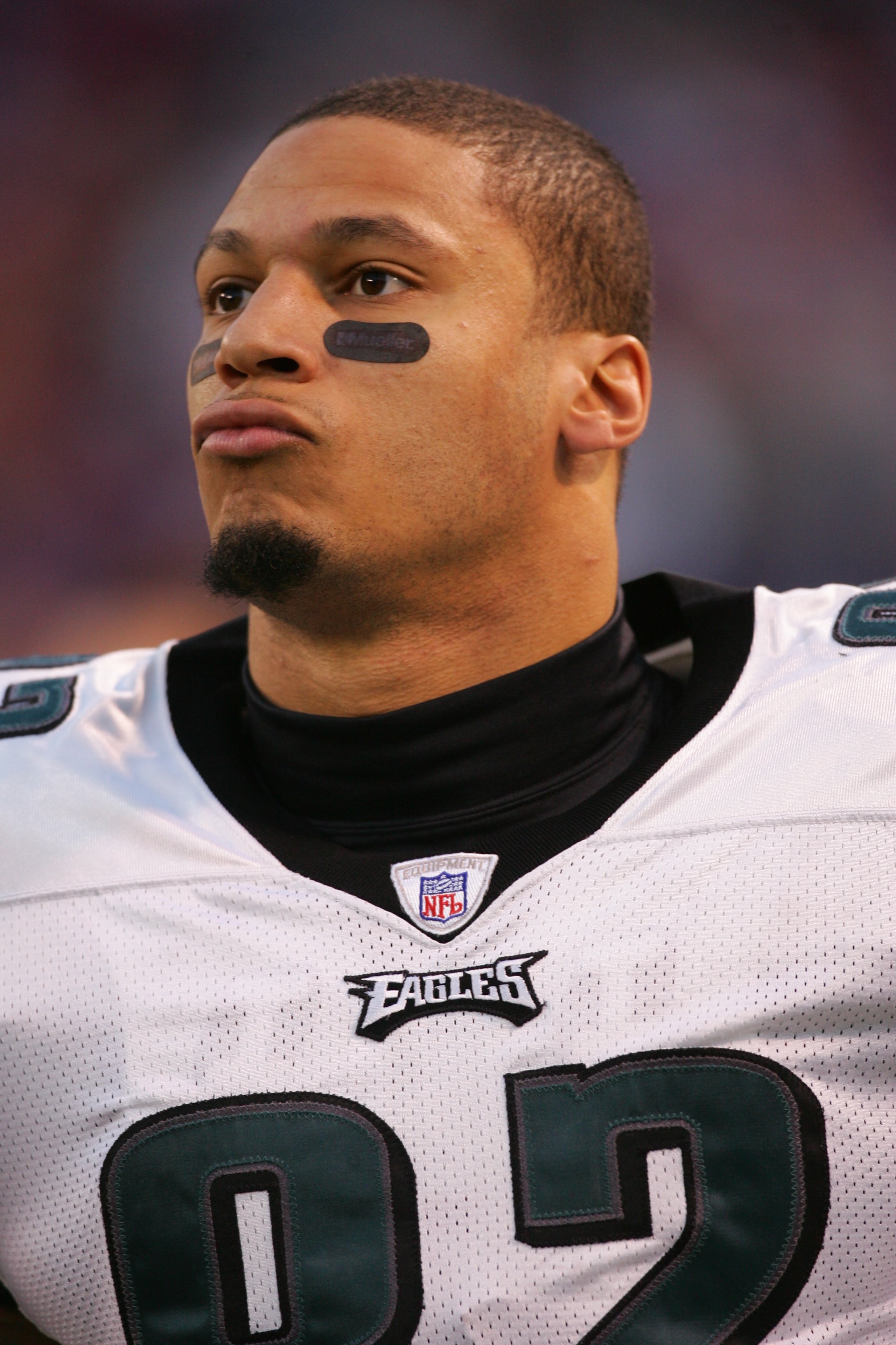 EAST RUTHERFORD, NJ - DECEMBER 17:  Tight end L.J. Smith #82 of the Philadelphia Eagles looks on against the New York Giants on December 17, 2006 at Giants Stadium in East Rutherford, New Jersey. The Eagles defeated the Giants 36-22. (Photo by Jim McIsaac