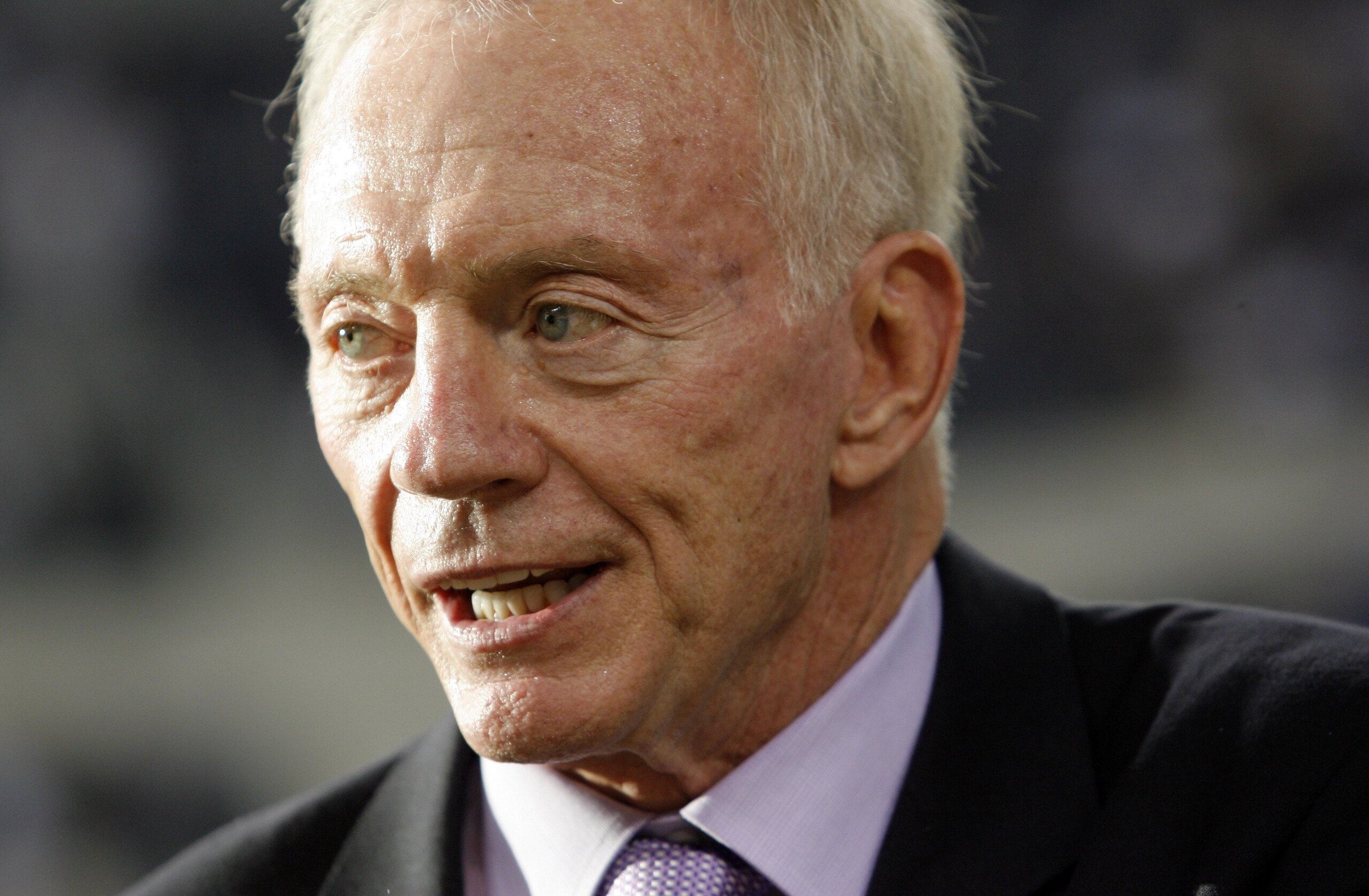 ARLINGTON, TX - AUGUST 21: Dallas Cowboys team owner Jerry Jones looks on during a preseason game against the Tennessee Titans at Dallas Cowboys Stadium on August 21, 2009 in Arlington, Texas. (Photo by Tom Pennington/Getty Images) ARLINGTON, TX - AUGUST 21: Dallas Cowboys team owner Jerry Jones looks on during a preseason game against the Tennessee Titans at Dallas Cowboys Stadium on August 21, 2009 in Arlington, Texas. (Photo by Tom Pennington/Getty Images)