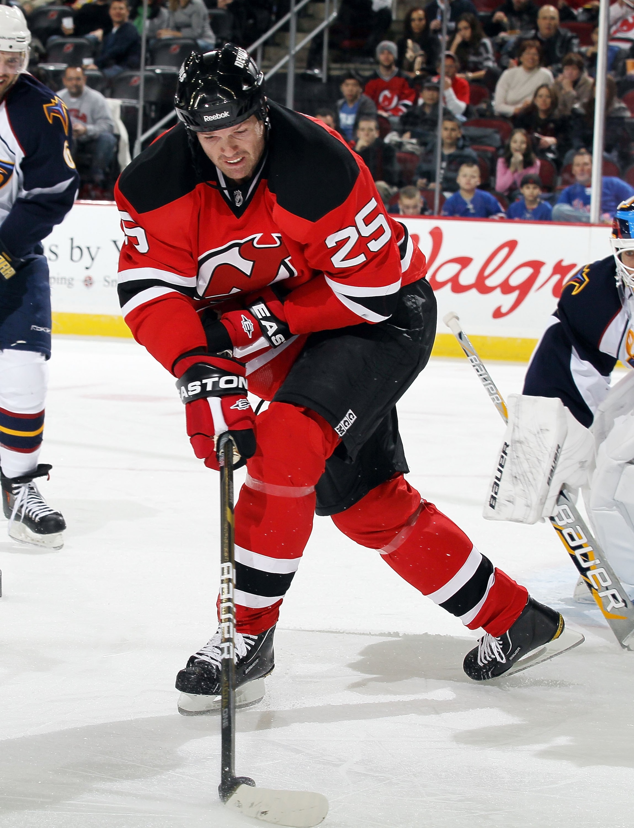 NEWARK, NJ - DECEMBER 31: Jason Arnott #25 of the New Jersey Devils skates against the Atlanta Thrashers at the Prudential Center on December 31, 2010 in Newark, New Jersey. (Photo by Jim McIsaac/Getty Images) NEWARK, NJ - DECEMBER 31: Jason Arnott #25 of the New Jersey Devils skates against the Atlanta Thrashers at the Prudential Center on December 31, 2010 in Newark, New Jersey. (Photo by Jim McIsaac/Getty Images)