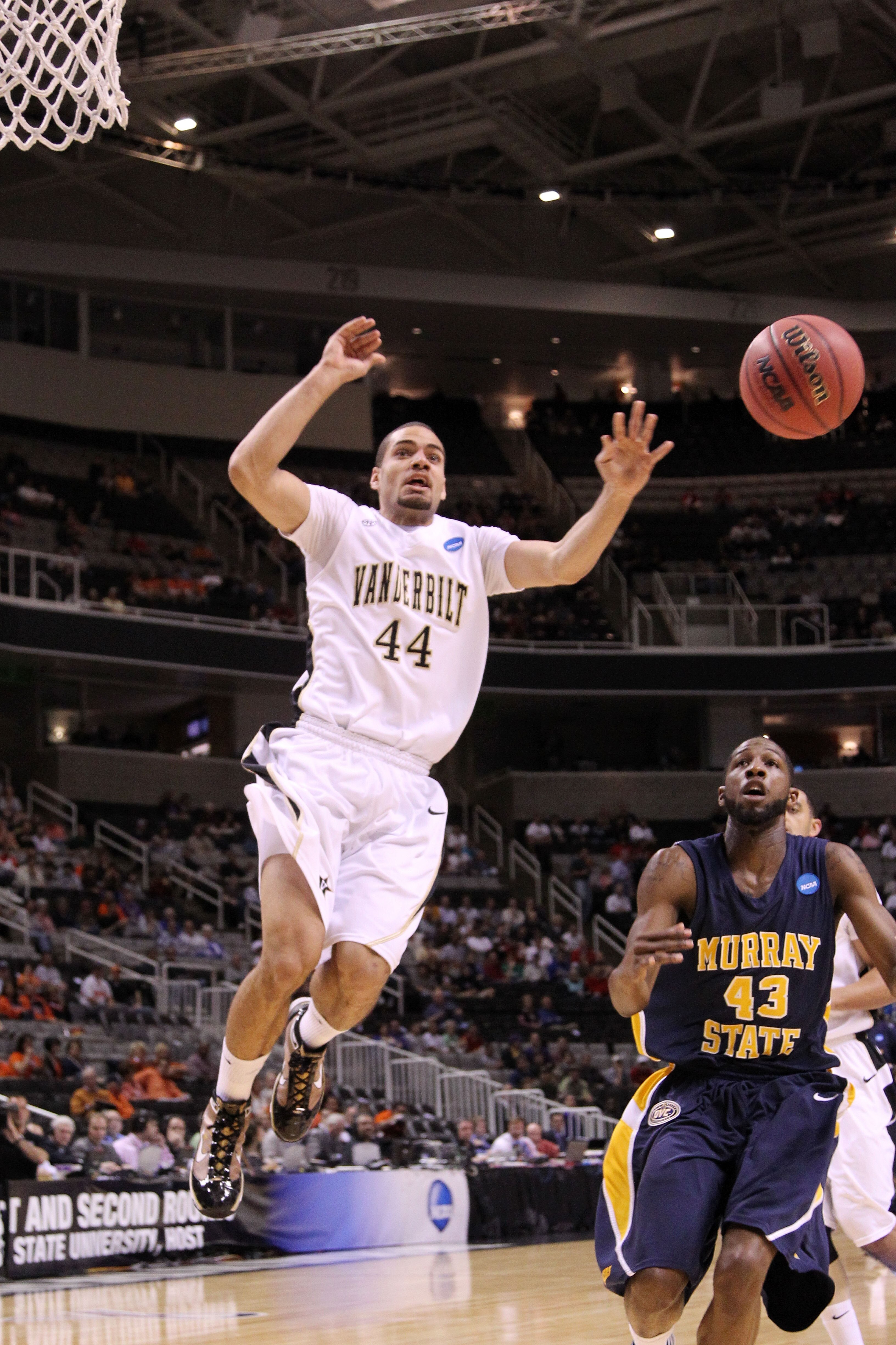 SAN JOSE, CA - MARCH 18:  Forward Jeffery Taylor #44 of the Vanderbilt Commodores loses control of the ball during their game against the Murray State Racers in the first round of the 2010 NCAA menï¿½s basketball tournament at HP Pavilion on March 18, 2010