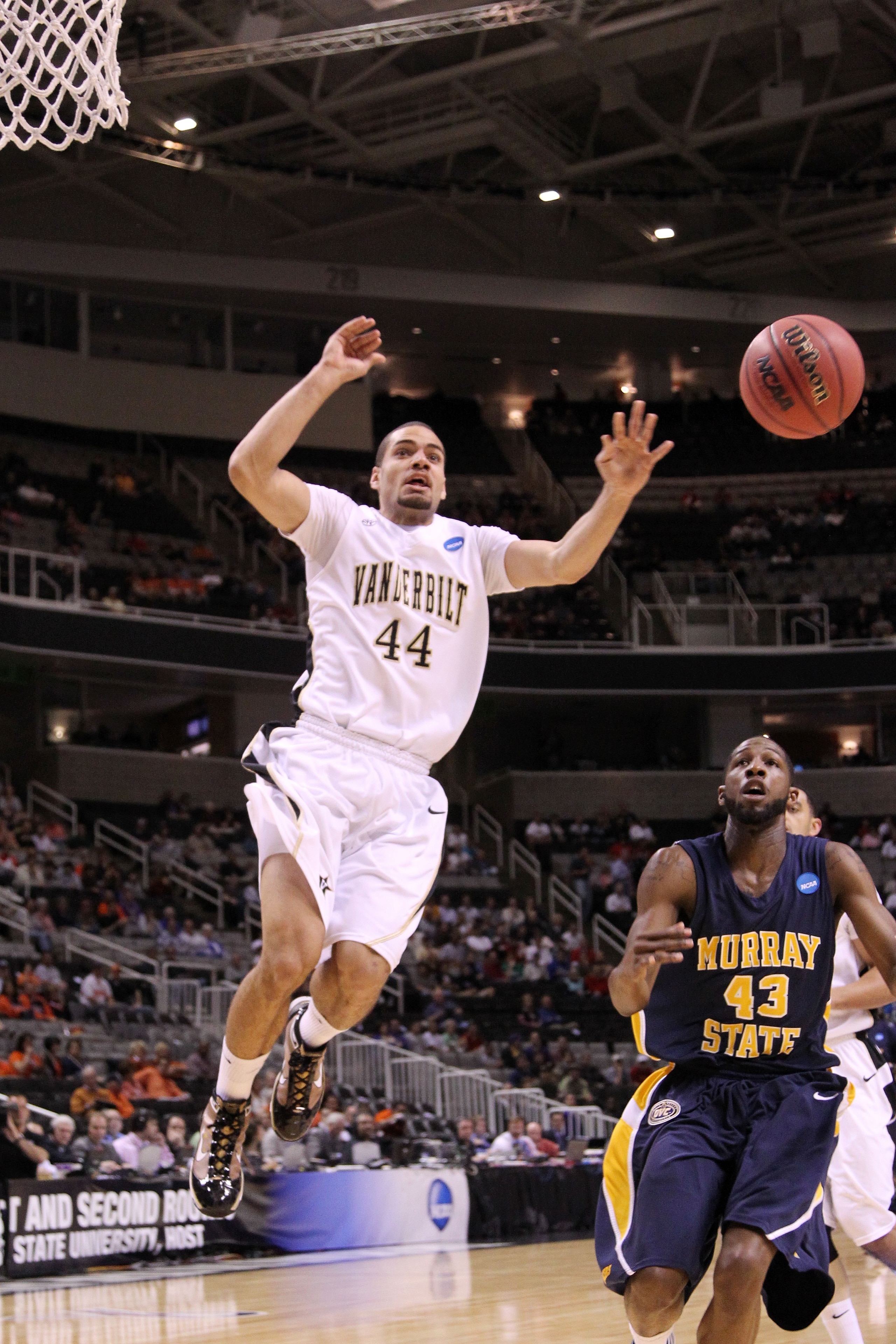SAN JOSE, CA - MARCH 18:  Forward Jeffery Taylor #44 of the Vanderbilt Commodores loses control of the ball during their game against the Murray State Racers in the first round of the 2010 NCAA menï¿½s basketball tournament at HP Pavilion on March 18, 2010