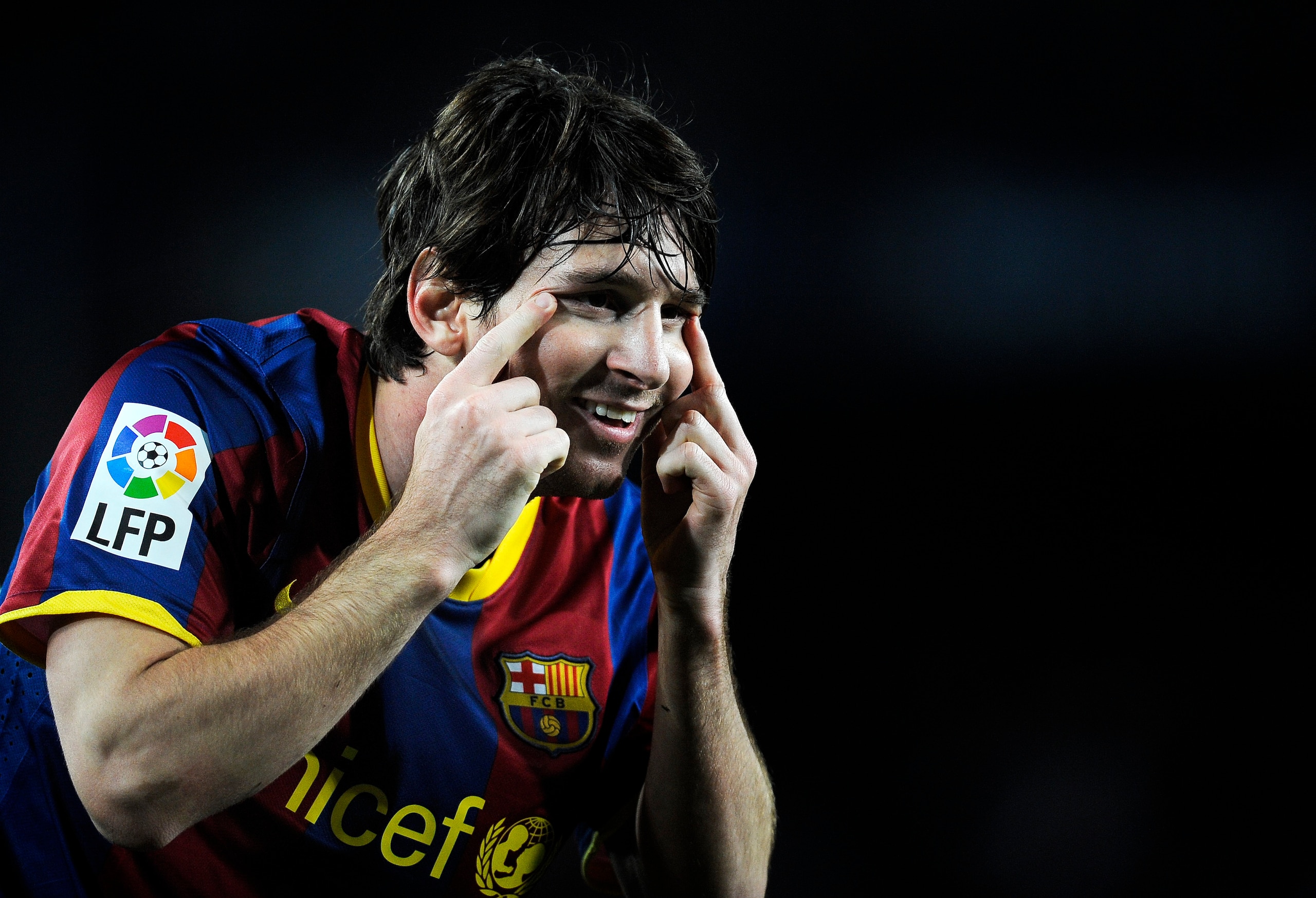 BARCELONA, SPAIN - JANUARY 12: Lionel Messi of FC Barcelona celebrates after scoring his side's first goal during the Copa del Rey quarter final first leg match FC Barcelona and Betis at Camp Nou on January 12, 2011 in Barcelona, Spain. (Photo by David BARCELONA, SPAIN - JANUARY 12: Lionel Messi of FC Barcelona celebrates after scoring his side's first goal during the Copa del Rey quarter final first leg match FC Barcelona and Betis at Camp Nou on January 12, 2011 in Barcelona, Spain. (Photo by David