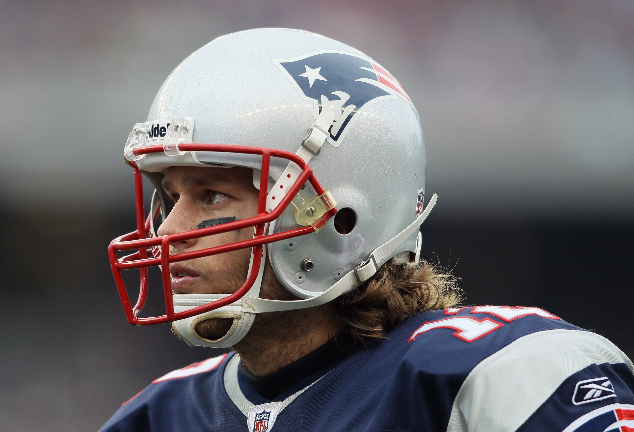 FOXBORO, MA - JANUARY 02:  Tom Brady #12 of the New England Patriots looks on in the first half against the Miami Dolphins on January 2, 2011 at Gillette Stadium in Foxboro, Massachusetts.  (Photo by Elsa/Getty Images)