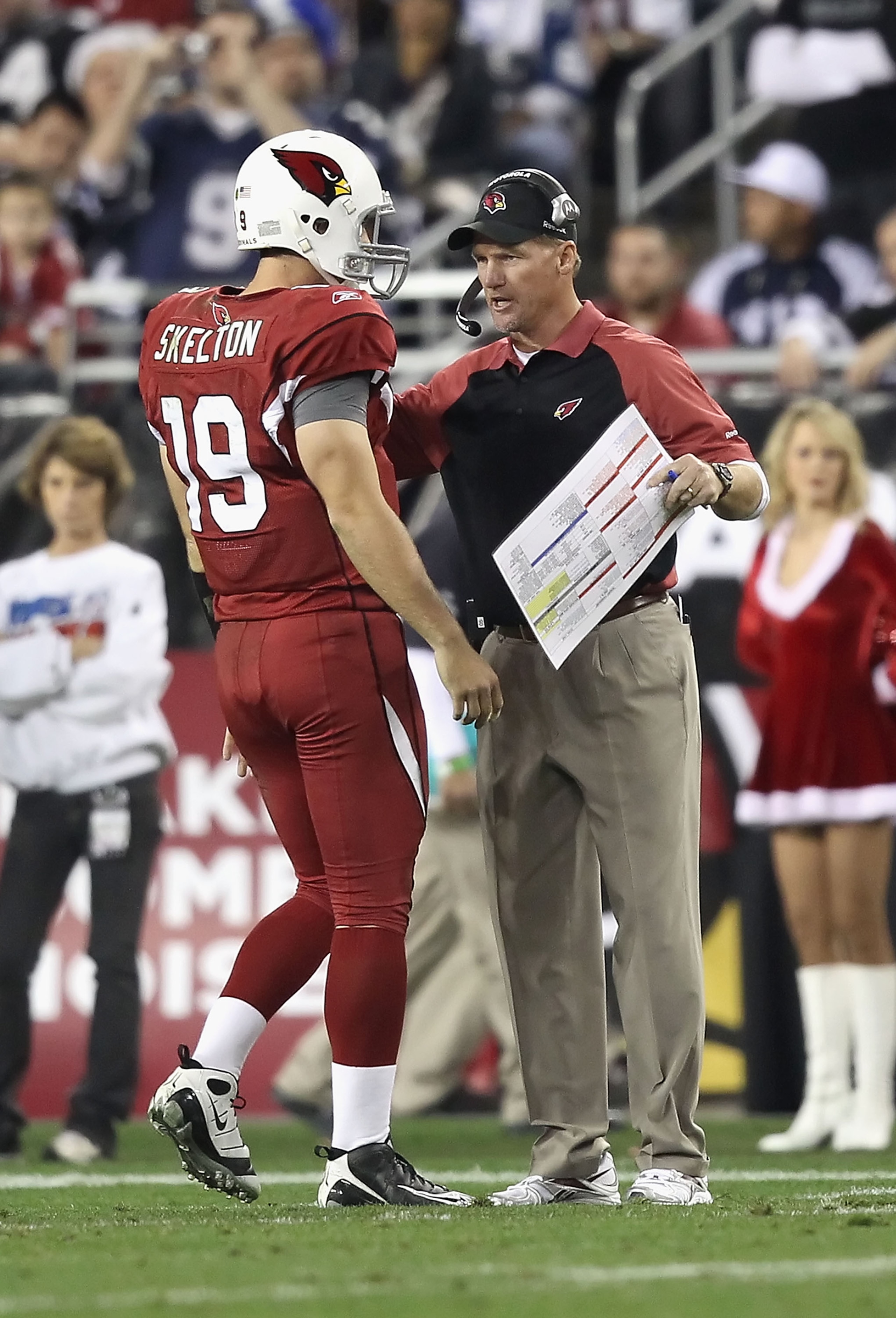 GLENDALE, AZ - DECEMBER 25:  Head coach Ken Whisenhunt of the Arizona Cardinals talks with quarterback John Skelton #19 during the NFL game against the Dallas Cowboys at the University of Phoenix Stadium on December 25, 2010 in Glendale, Arizona. The Card