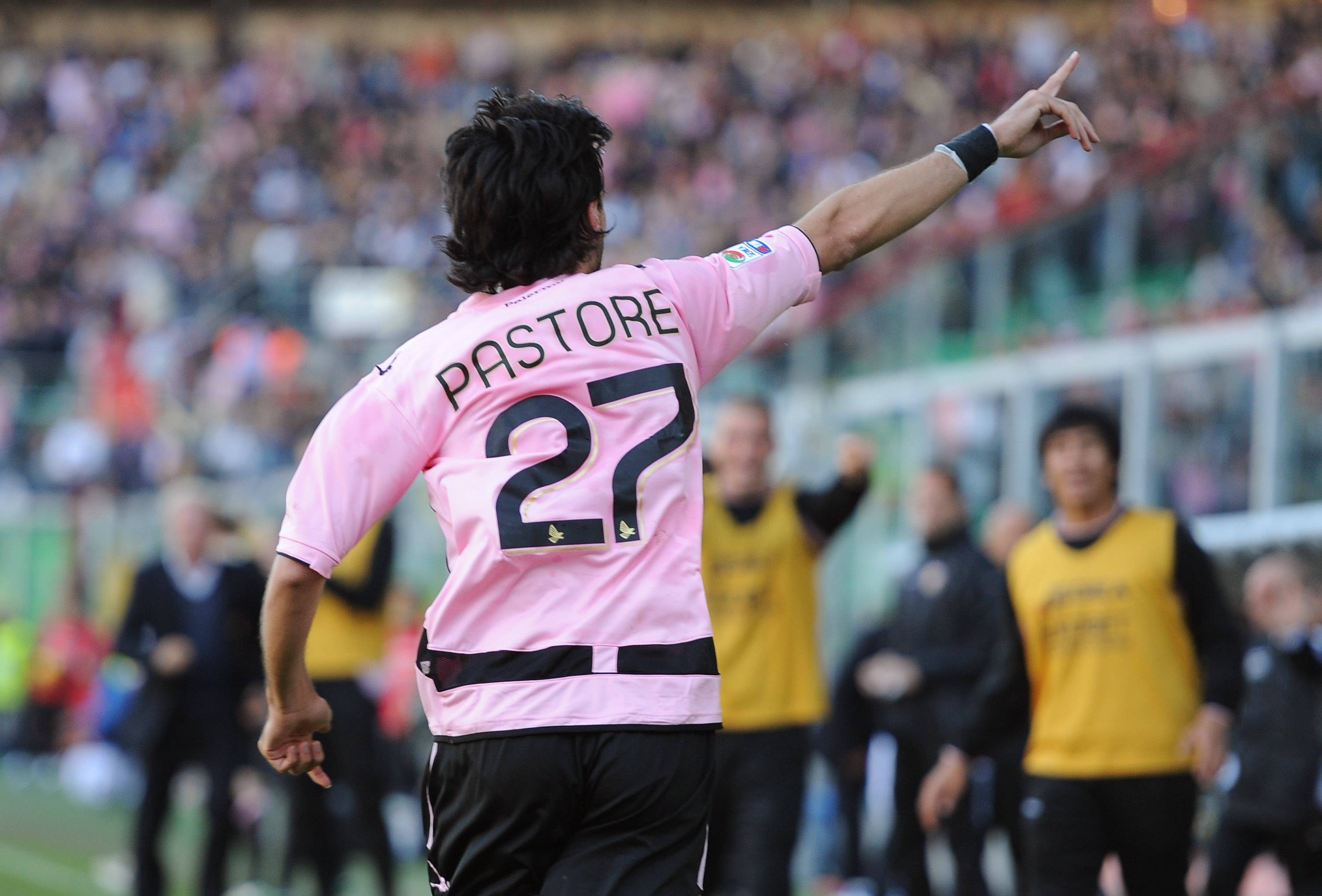 PALERMO, ITALY - NOVEMBER 14:  Javier Pastore of Palermo celebrates after scoring the opening goal during the Serie A match between Palermo and Catania at Stadio Renzo Barbera on November 14, 2010 in Palermo, Italy.  (Photo by Tullio M. Puglia/Getty Image