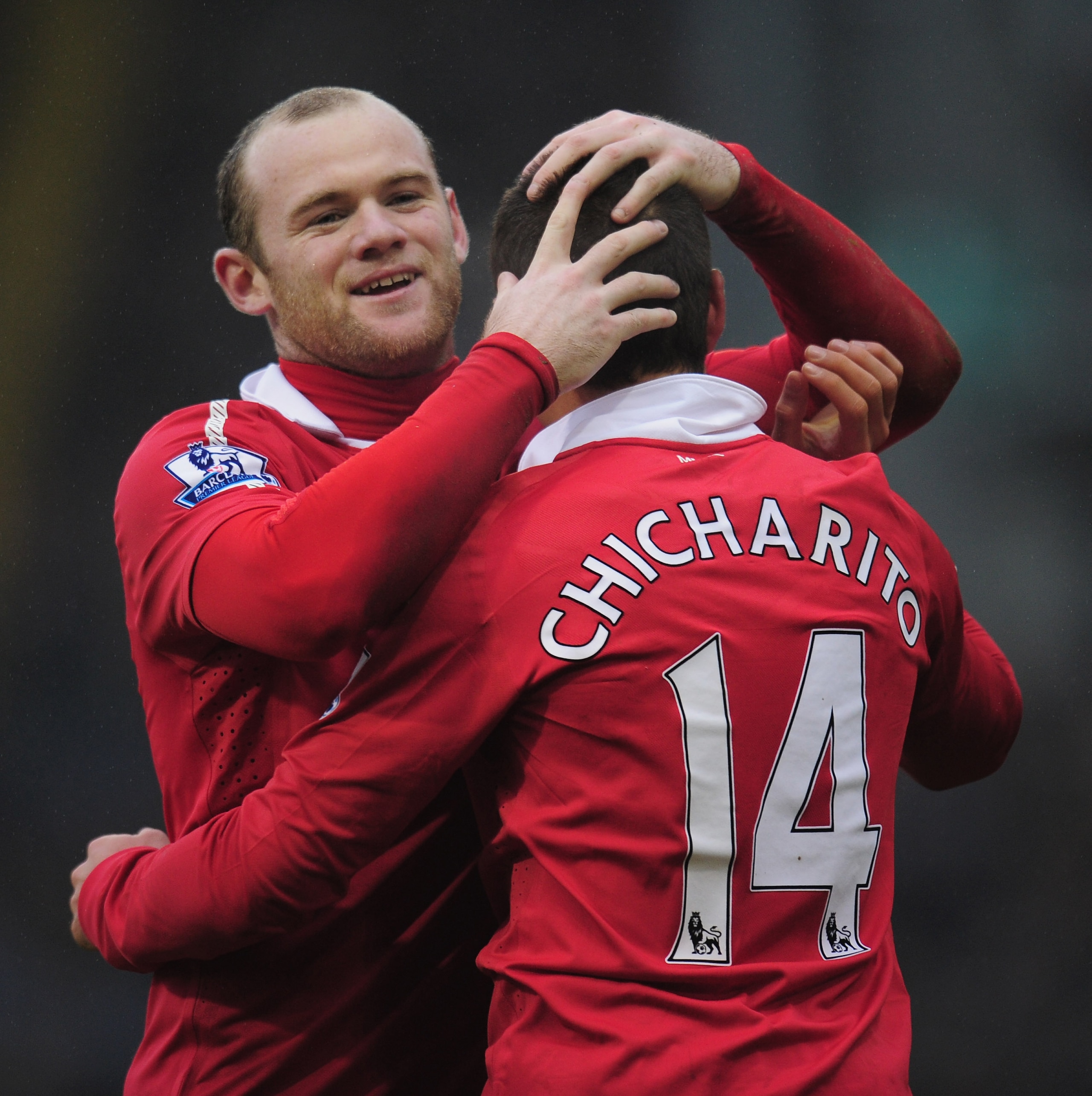 WEST BROMWICH, ENGLAND - JANUARY 01:  Wayne Rooney of Manchester United celebrates with team-mate Javier Hernandez after the second goal during the Barclays Premier League match between West Bromich Albion and Manchester United at The Hawthorns on January