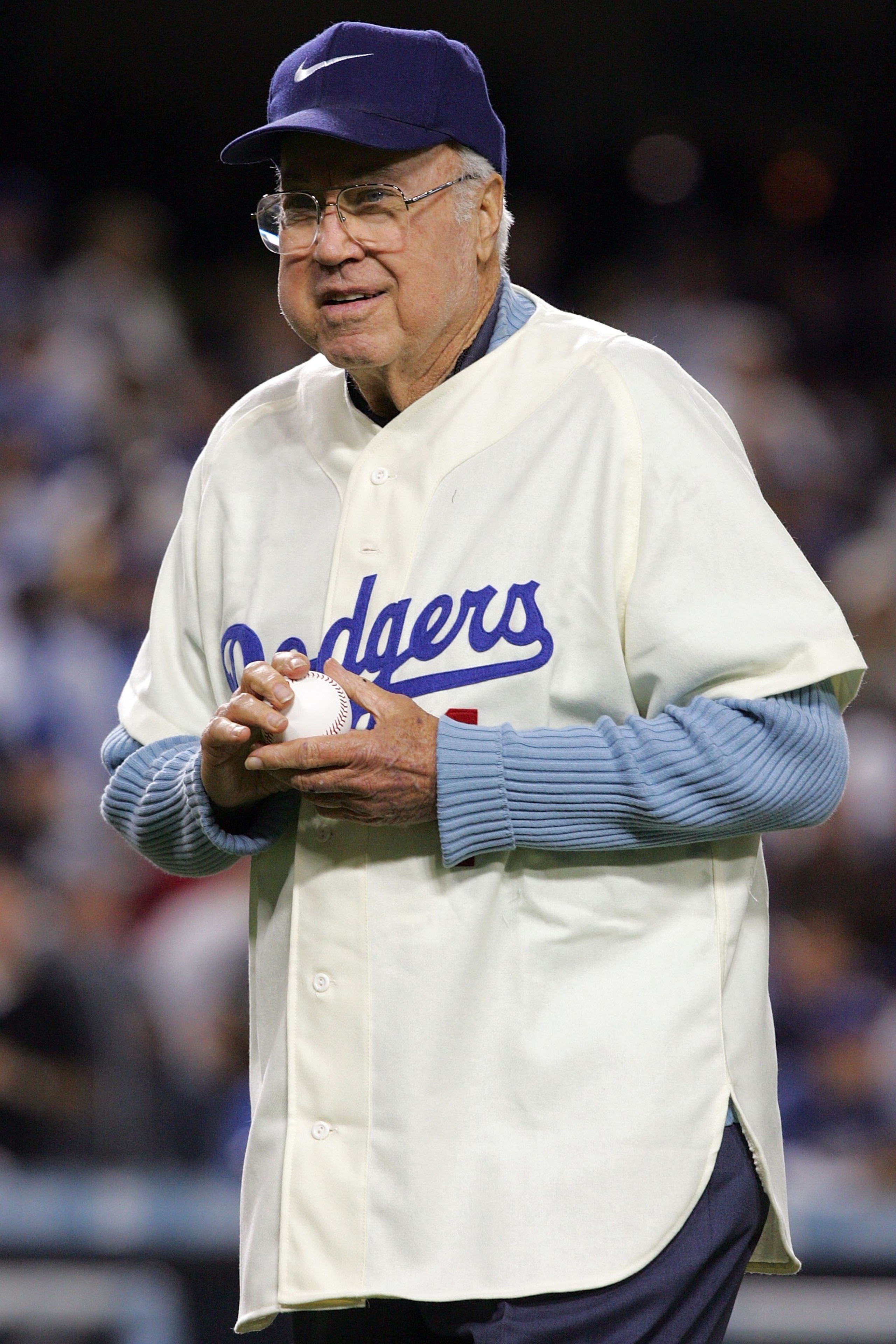 LOS ANGELES, CA - OCTOBER 04: Former Los Angeles Dodgers great Duke Snider throws out the first pitch before the Dodgers take on the Chicago Cubs in Game Three of the NLDS during the 2008 MLB playoffs on October 4, 2008 at Dodger Stadium in Los Angeles, LOS ANGELES, CA - OCTOBER 04: Former Los Angeles Dodgers great Duke Snider throws out the first pitch before the Dodgers take on the Chicago Cubs in Game Three of the NLDS during the 2008 MLB playoffs on October 4, 2008 at Dodger Stadium in Los Angeles,