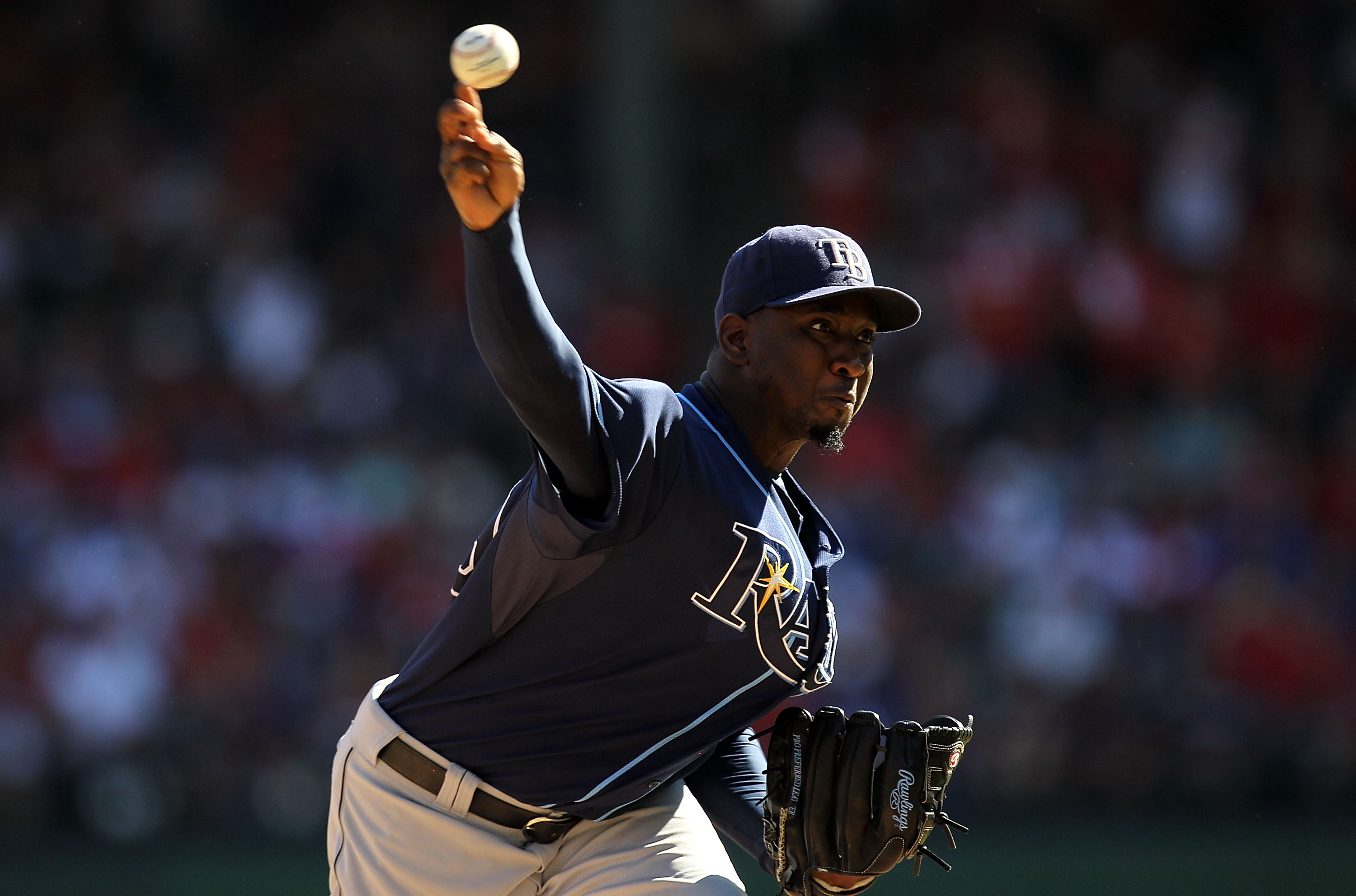 Is Yankees' Rafael Soriano crossing the line by untucking jersey? 