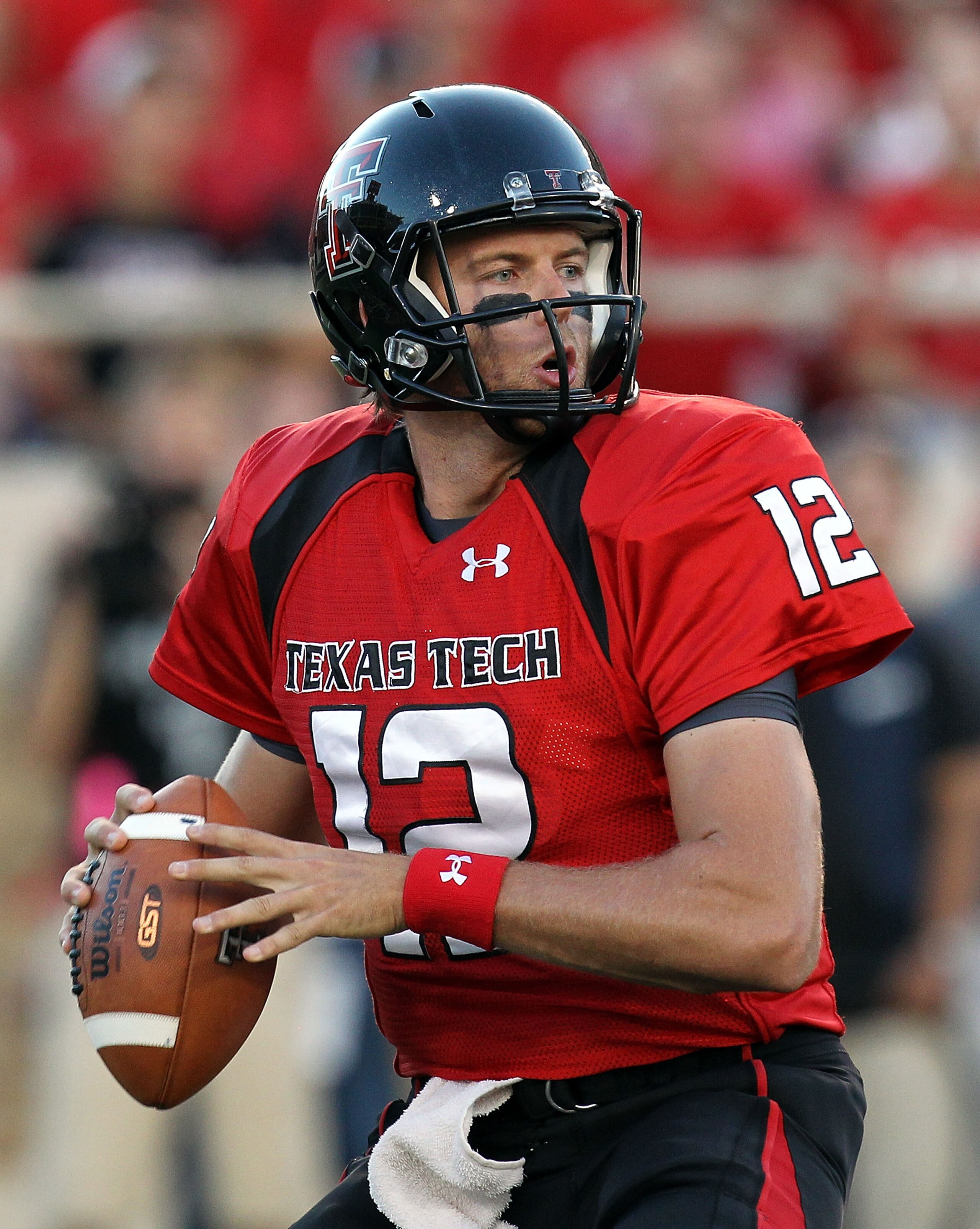 LUBBOCK, TX - SEPTEMBER 18:  Quarterback Taylor Potts #12 of the Texas Tech Red Raiders against the Texas Longhorns at Jones AT&T Stadium on September 18, 2010 in Lubbock, Texas.  (Photo by Ronald Martinez/Getty Images)