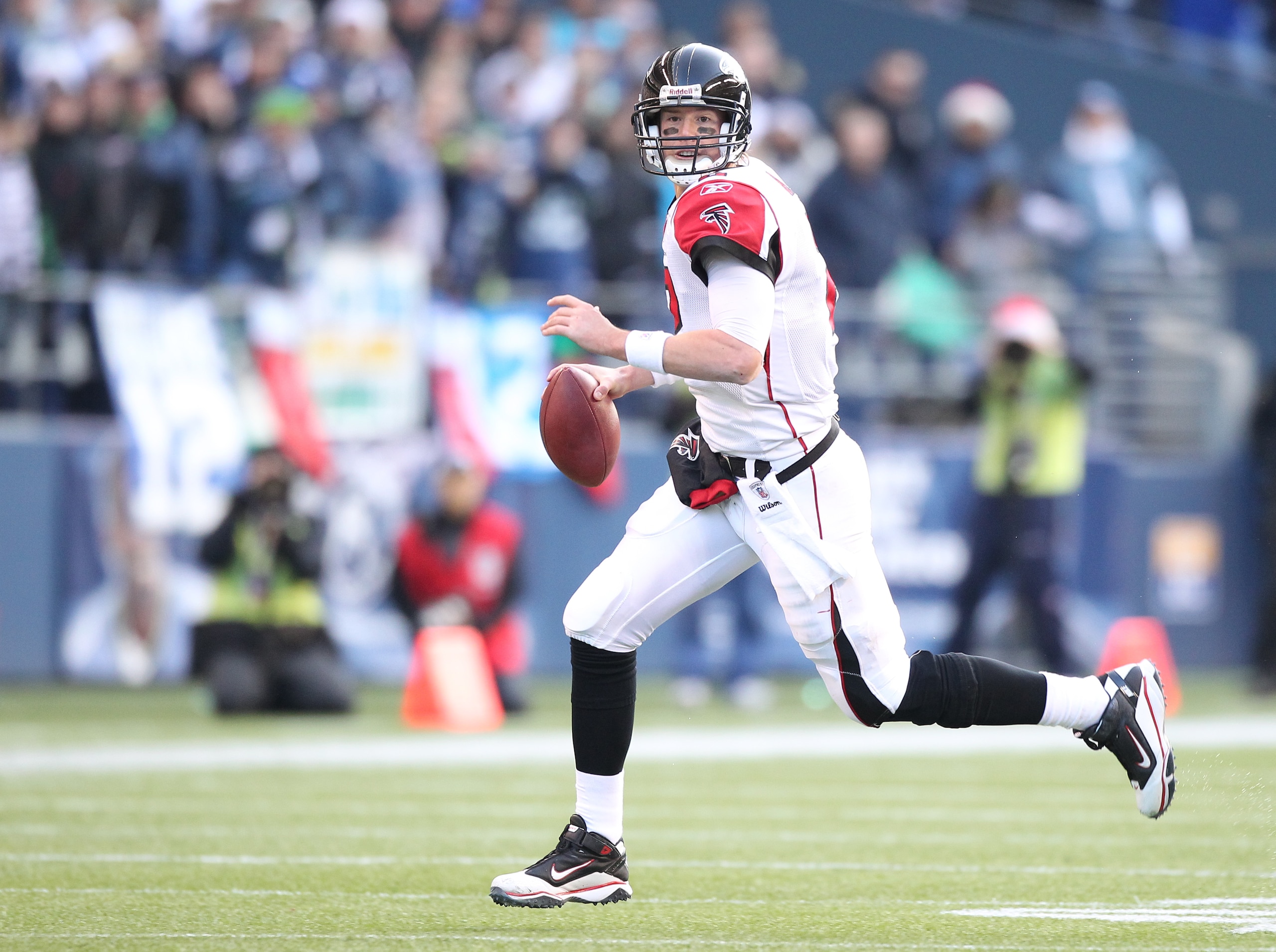 SEATTLE, WA - DECEMBER 19: Quarterback Matt Ryan #2 of the Atlanta Falcons rushes against the Seattle Seahawks at Qwest Field on December 19, 2010 in Seattle, Washington. (Photo by Otto Greule Jr/Getty Images) SEATTLE, WA - DECEMBER 19: Quarterback Matt Ryan #2 of the Atlanta Falcons rushes against the Seattle Seahawks at Qwest Field on December 19, 2010 in Seattle, Washington. (Photo by Otto Greule Jr/Getty Images)