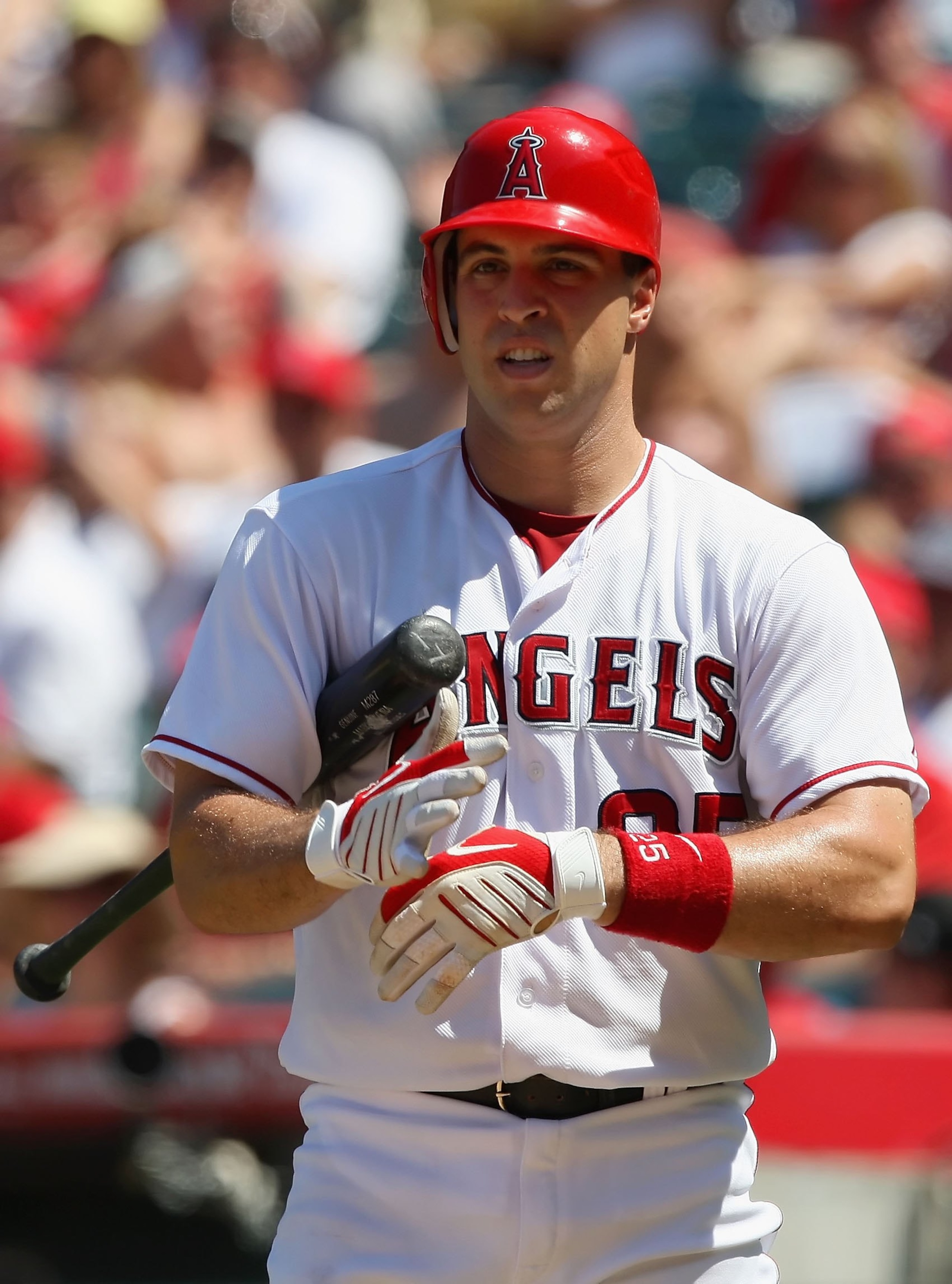 ANAHEIM, CA - AUGUST 24:   Mark Teixeira #25 of the Los Angeles Angels of Anaheim bats against the Minnesota Twins at Angels Stadium on August 24, 2008 in Anaheim, California. The Angels defeated the Twins 5-3.  (Photo by Lisa Blumenfeld/Getty Images)