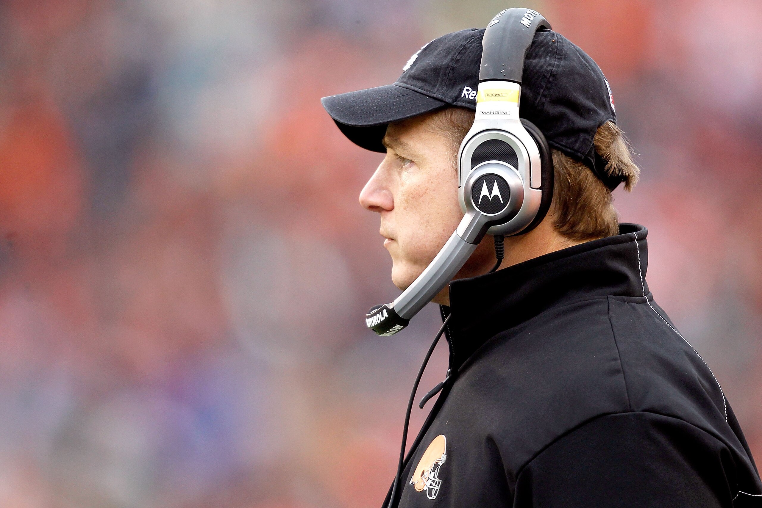 CINCINNATI, OH - DECEMBER 19: Head coach Eric Mangini of the Cleveland Browns on the sidelines while playing the Cincinnati Bengals at Paul Brown Stadium on December 19, 2010 in Cincinnati, Ohio. (Photo by Matthew Stockman/Getty Images) CINCINNATI, OH - DECEMBER 19: Head coach Eric Mangini of the Cleveland Browns on the sidelines while playing the Cincinnati Bengals at Paul Brown Stadium on December 19, 2010 in Cincinnati, Ohio. (Photo by Matthew Stockman/Getty Images)