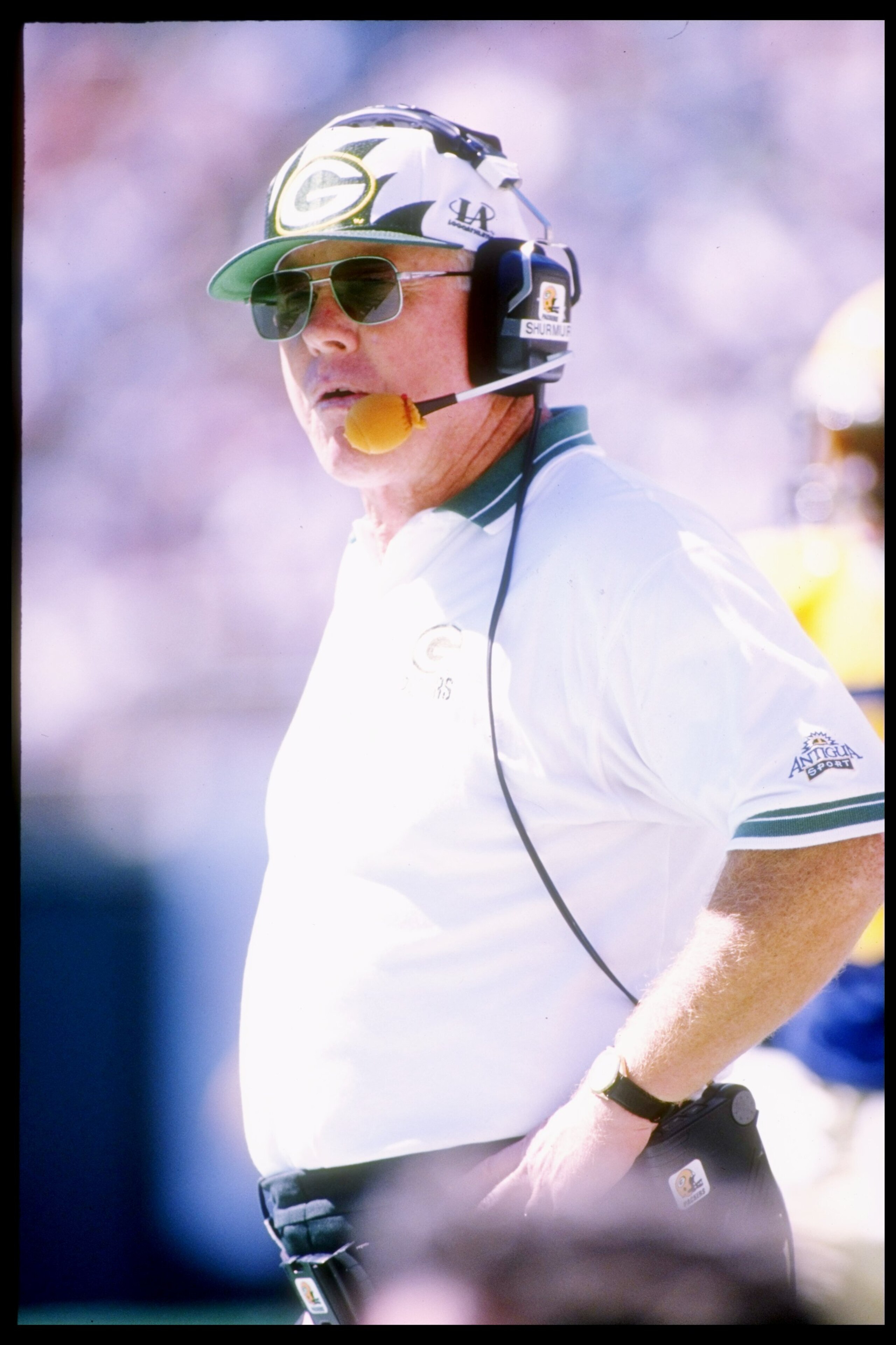 18 Sep 1994: Defensive coordinator Fritz Shurmur of the Green Bay Packers on the sidelines during the Packers 13-7 loss to the Philadelphia Eagles at Veterans Stadium in Philadelphia, Pennsylvania. 18 Sep 1994: Defensive coordinator Fritz Shurmur of the Green Bay Packers on the sidelines during the Packers 13-7 loss to the Philadelphia Eagles at Veterans Stadium in Philadelphia, Pennsylvania.
