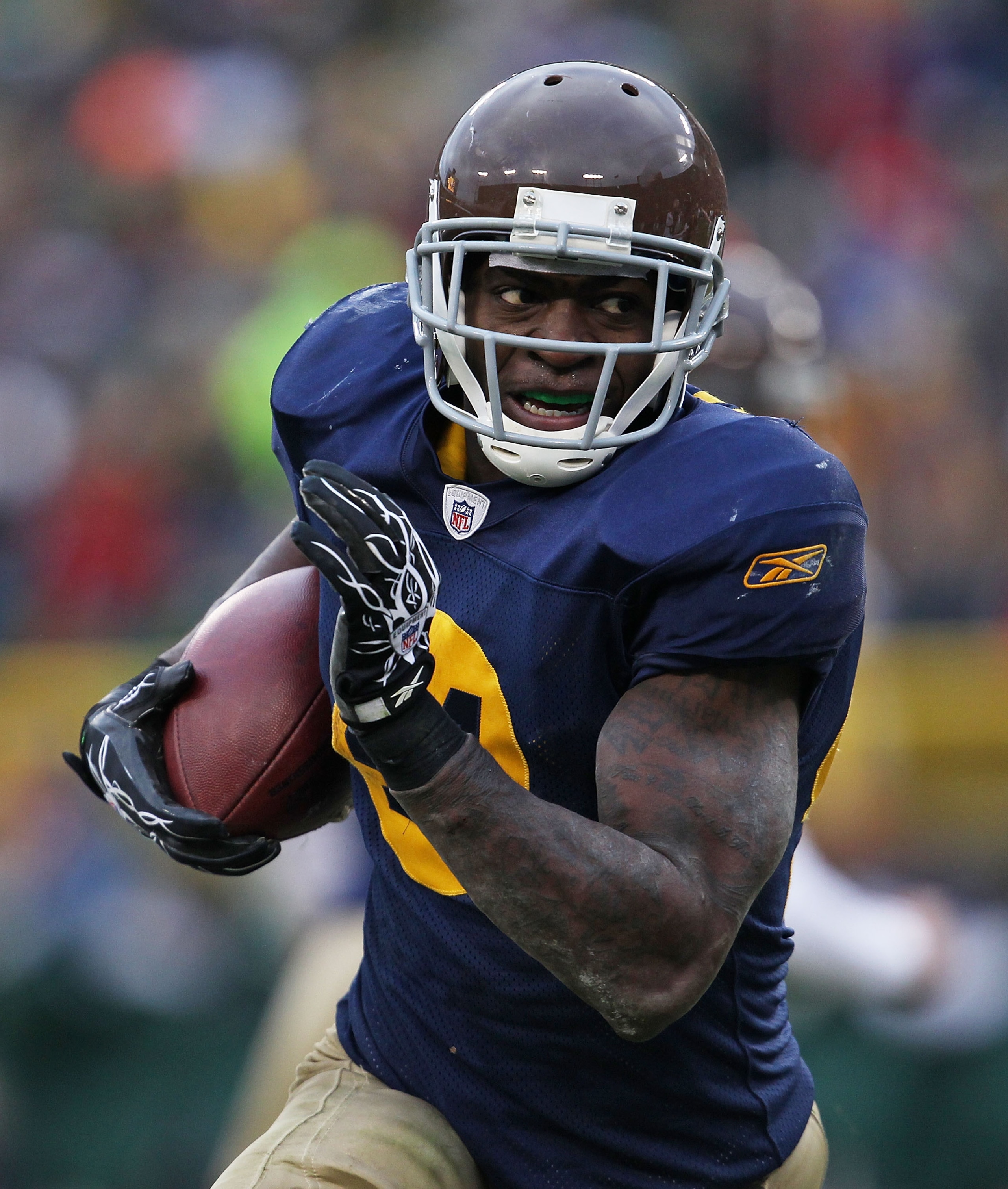 GREEN BAY, WI - DECEMBER 05: James Starks #44 of the Green Bay Packers runs against the San Francisco 49ers at Lambeau Field on December 5, 2010 in Green Bay, Wisconsin. The Packers defeated the 49ers 34-16. (Photo by Jonathan Daniel/Getty Images) GREEN BAY, WI - DECEMBER 05: James Starks #44 of the Green Bay Packers runs against the San Francisco 49ers at Lambeau Field on December 5, 2010 in Green Bay, Wisconsin. The Packers defeated the 49ers 34-16. (Photo by Jonathan Daniel/Getty Images)