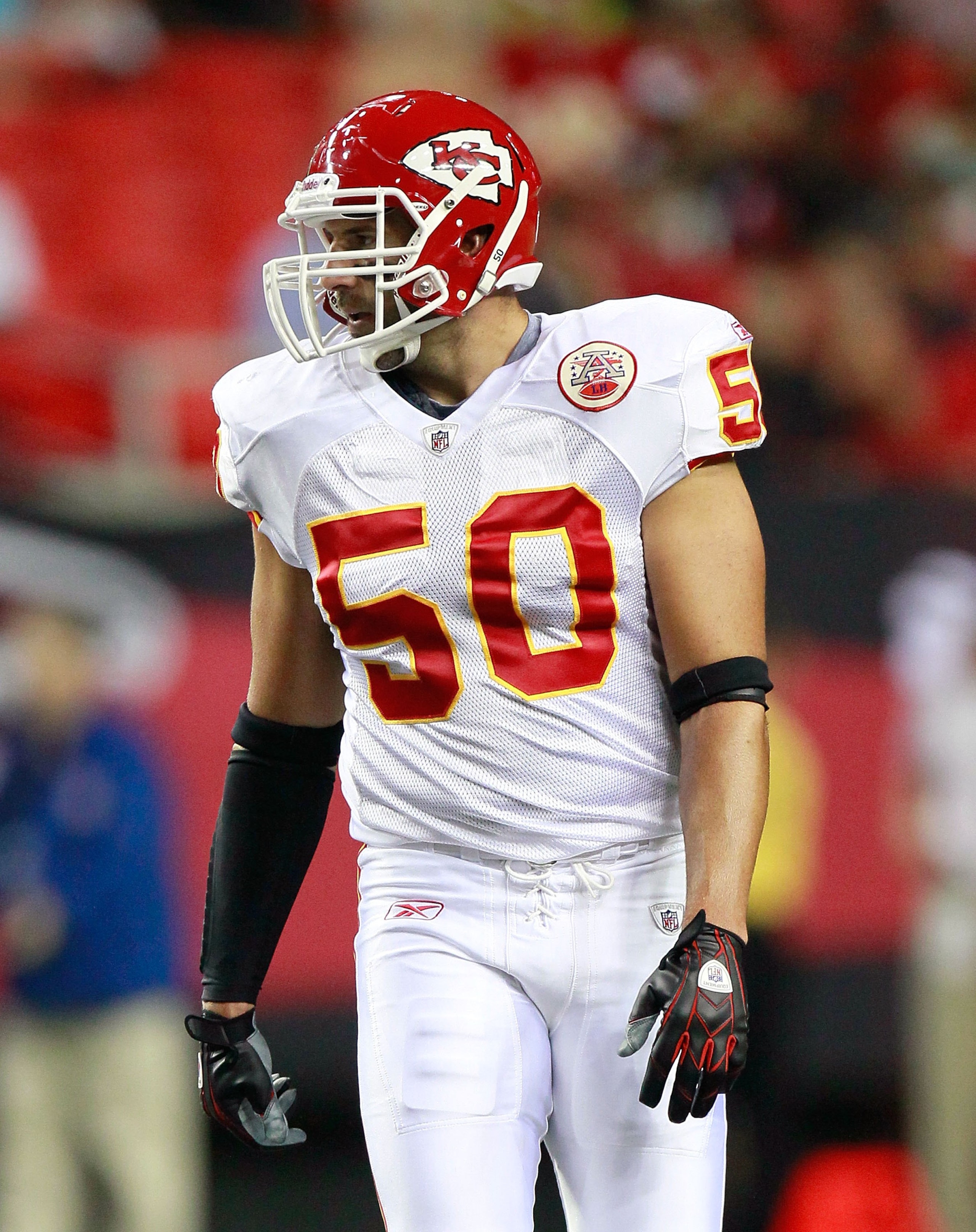 ATLANTA - AUGUST 13:  Mike Vrabel #50 of the Kansas City Chiefs against the Atlanta Falcons at Georgia Dome on August 13, 2010 in Atlanta, Georgia.  (Photo by Kevin C. Cox/Getty Images)
