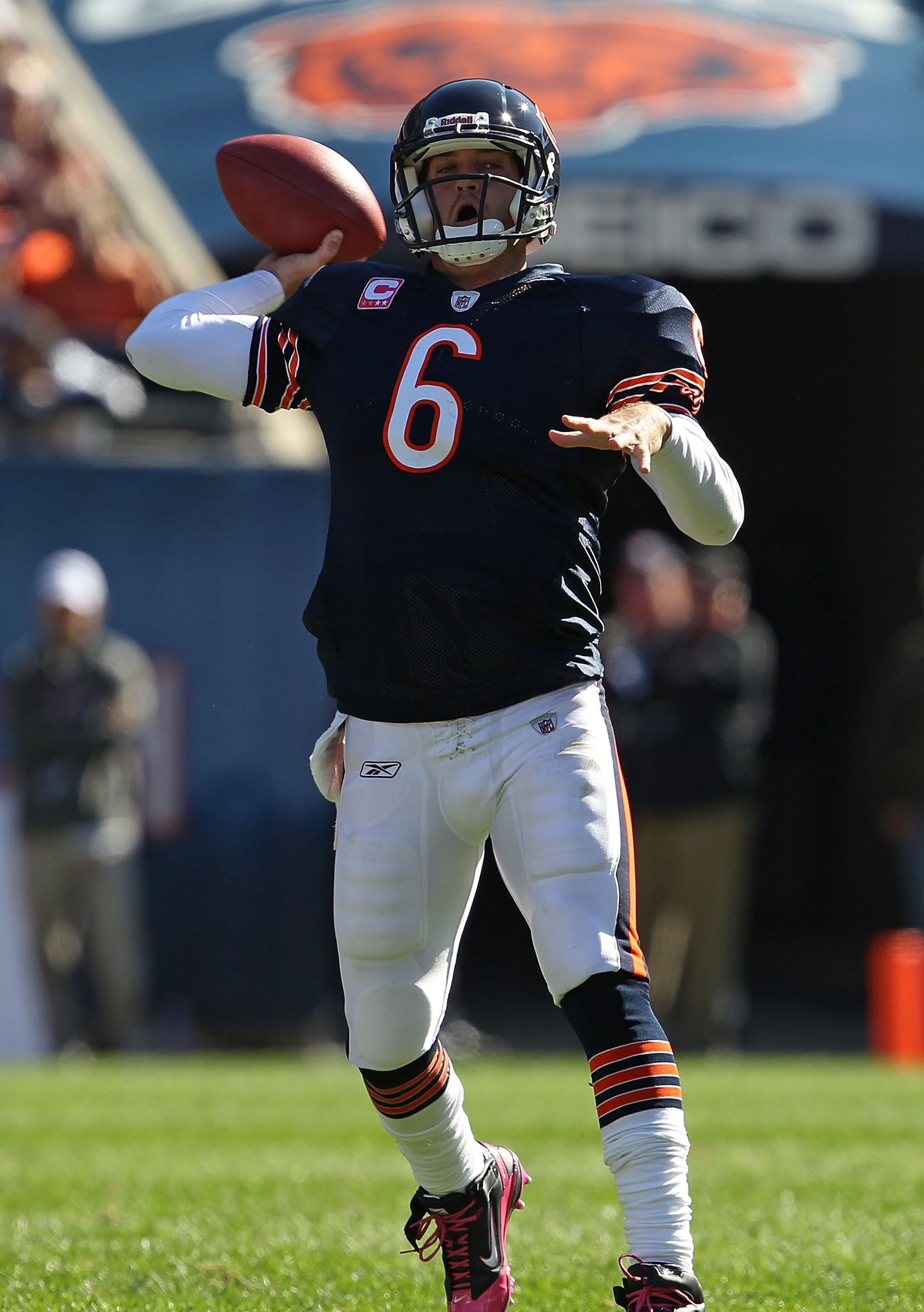 CHICAGO - OCTOBER 17: Jay Cutler #6 of the Chicago Bears throws a pass against the Seattle Seahawks at Soldier Field on October 17, 2010 in Chicago, Illinois. The Seahawks defeated the Bears 23-20. (Photo by Jonathan Daniel/Getty Images)